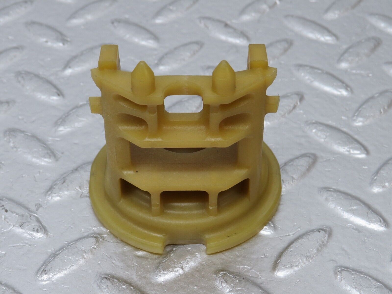 34573 Mercedes-Benz C126 380SEC Automatic Gearbox Support Bracket 1262775740