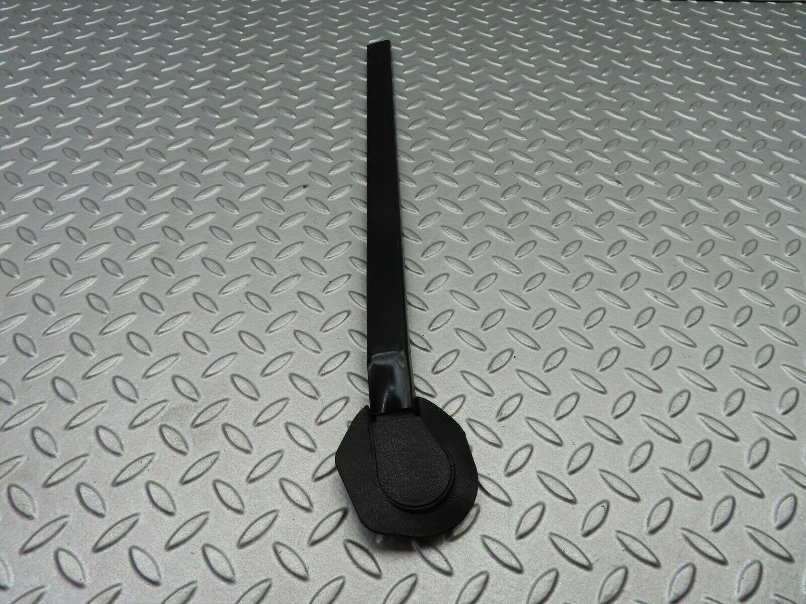 5659 Mercedes-Benz W123 200 Seat Belt Runner With Cover Left