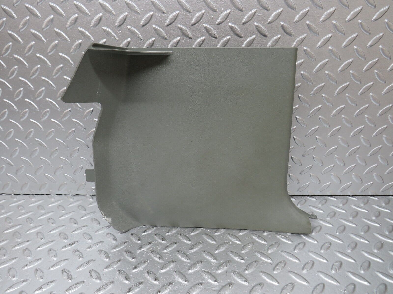 31301 Mercedes-Benz S124 220TE Kick Panel Right Side Grey 1246800306