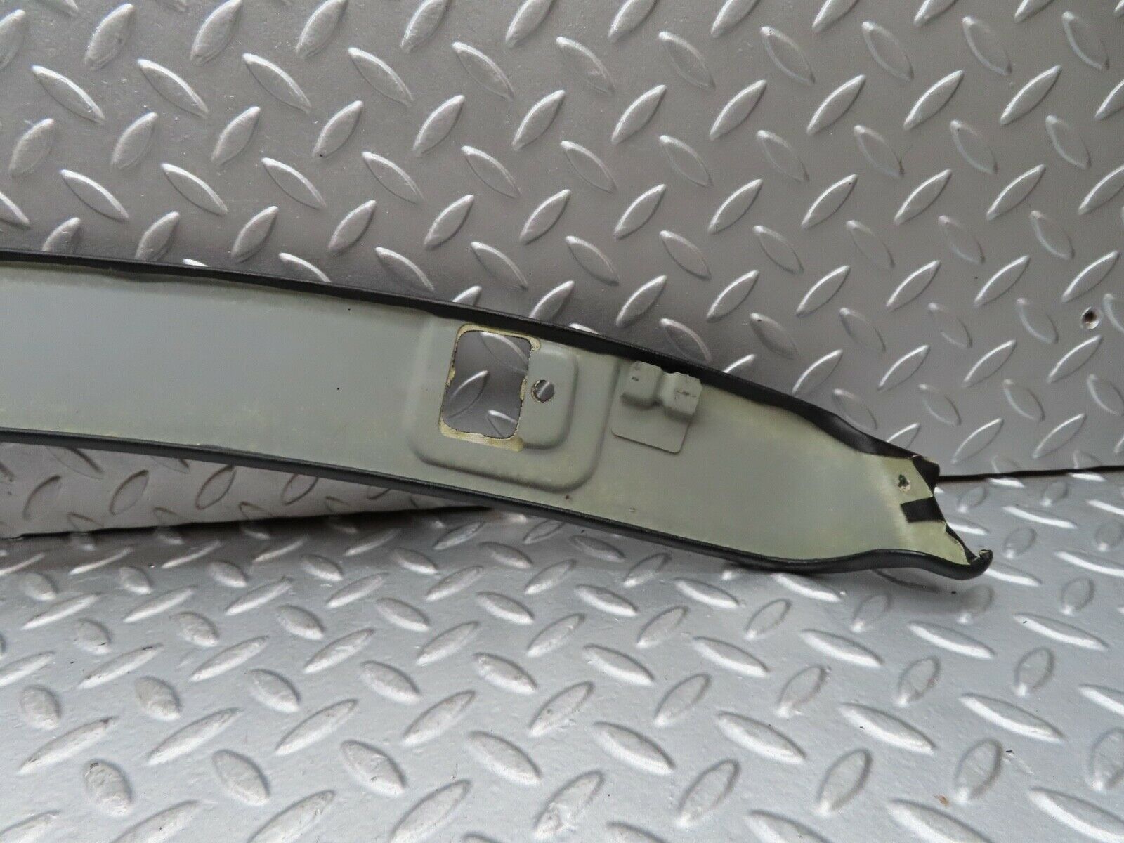 17106 Mercedes-Benz R129 300SL Coupe Windscreen Top Cover