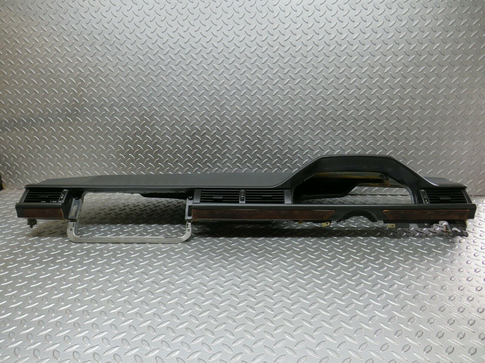 24255 Mercedes-Benz S124 220TE Wagon Dashboard Black