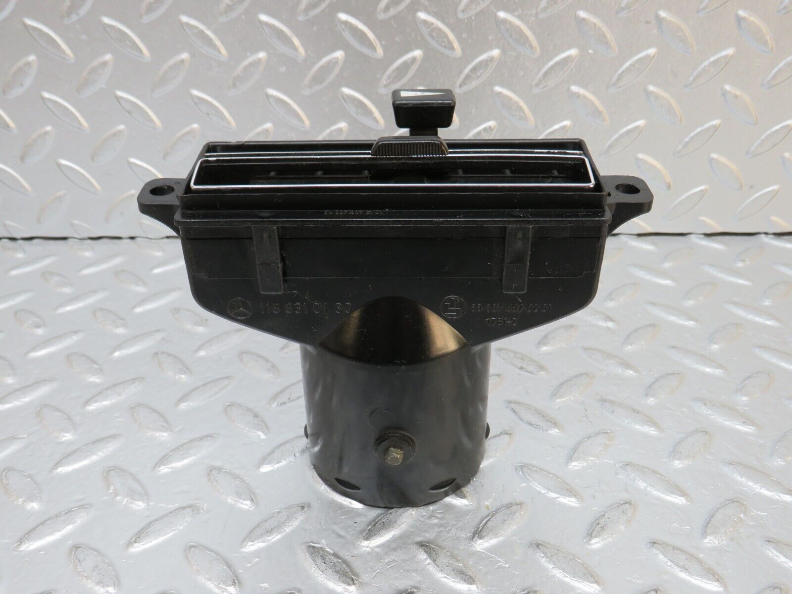 32250 Mercedes-Benz W116 350SE Dashboard Air Vent 1168310130