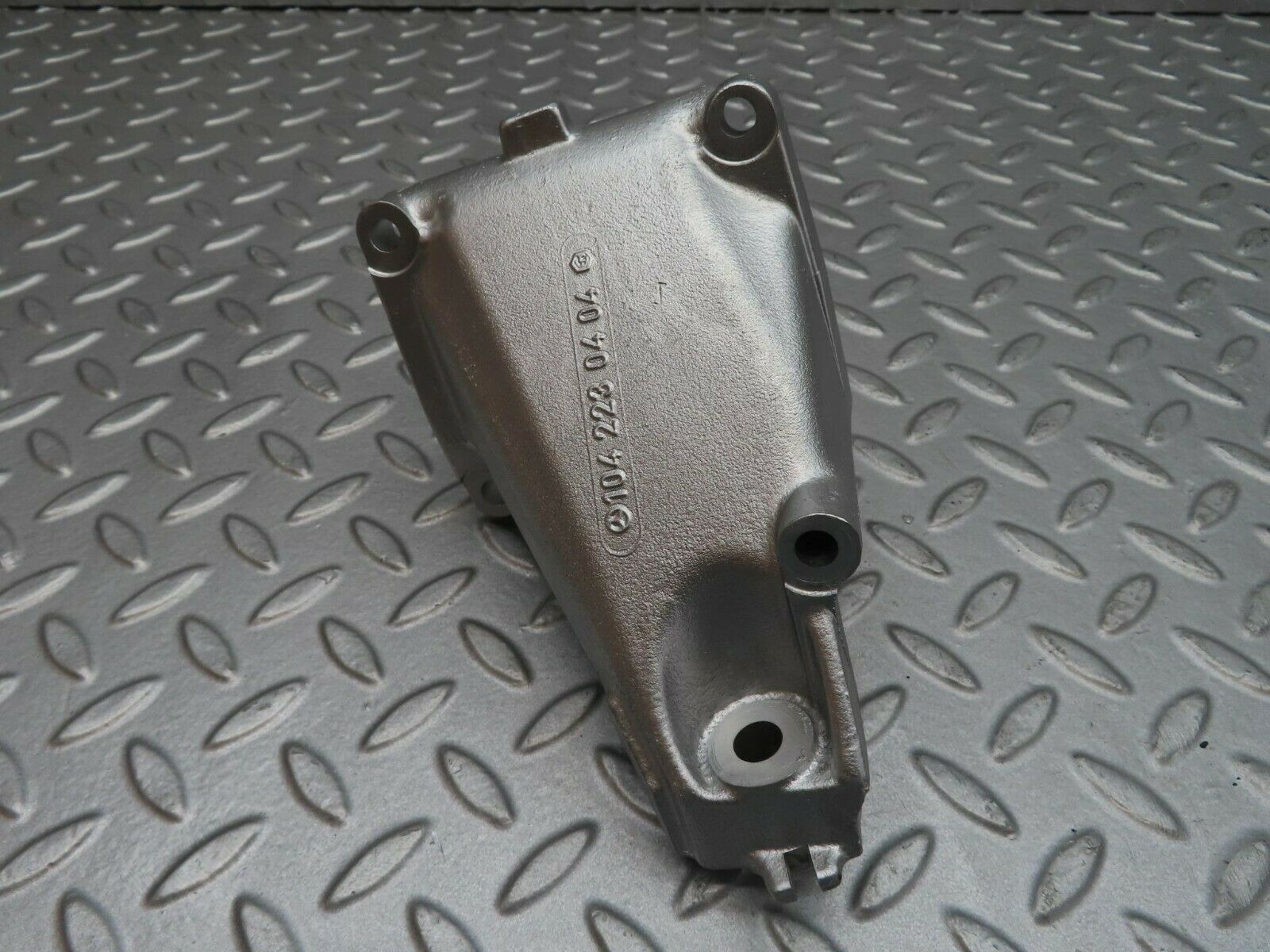 12180 Mercedes-Benz R129 300SL Coupe Engine Mount Bracket Left Side 1042230404