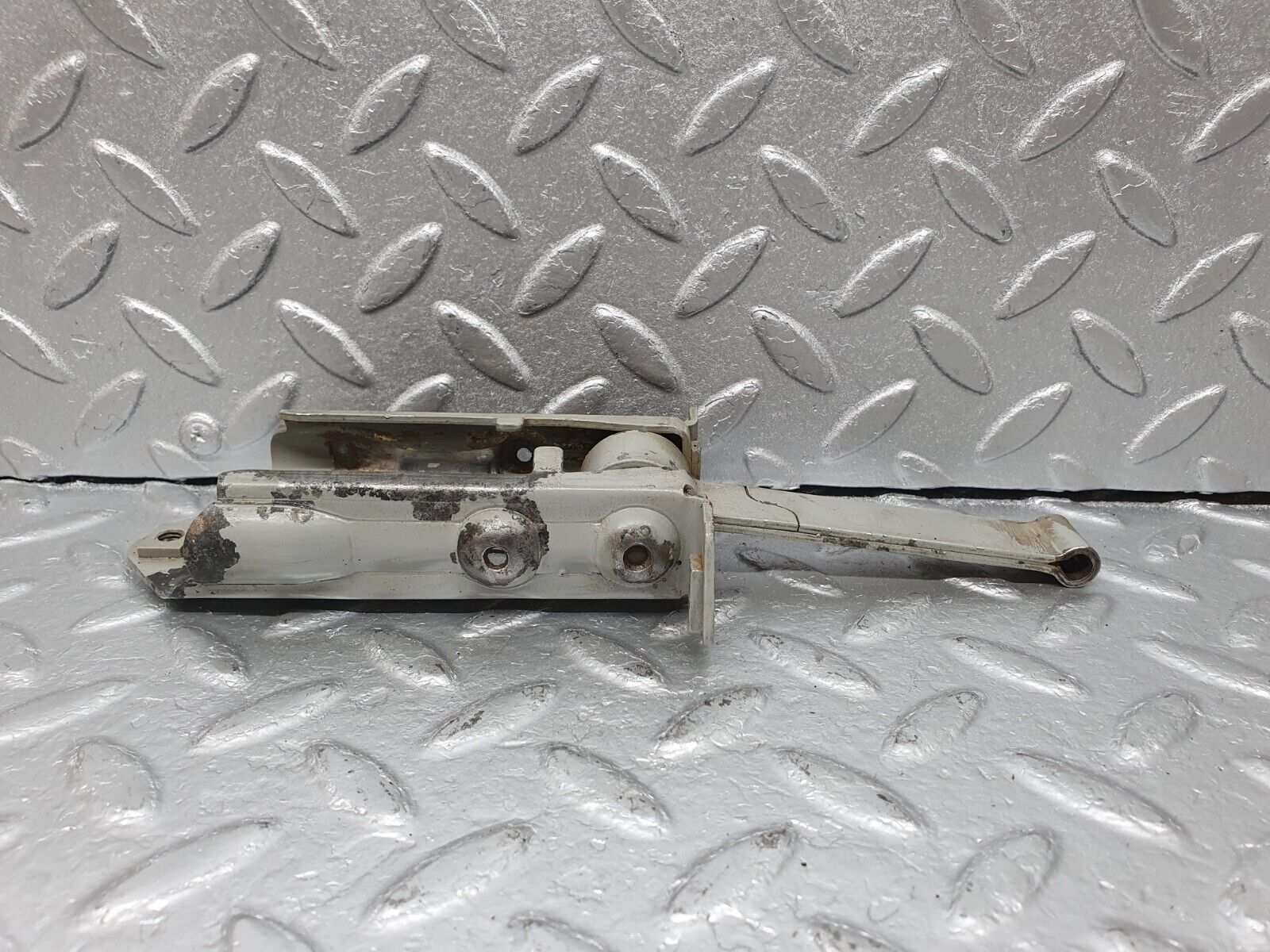 41539 Mercedes-Benz W124 200E Door Safety Check Strap