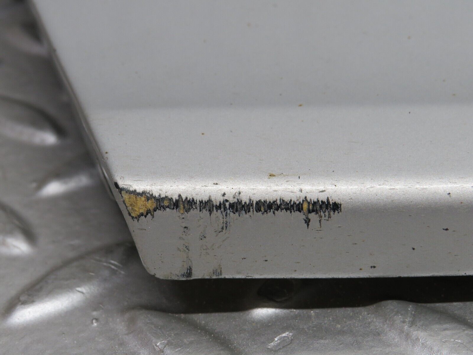 39381 Mercedes-Benz R129 320SL Coupe Right Door Lower Moulding Trim 1296902240