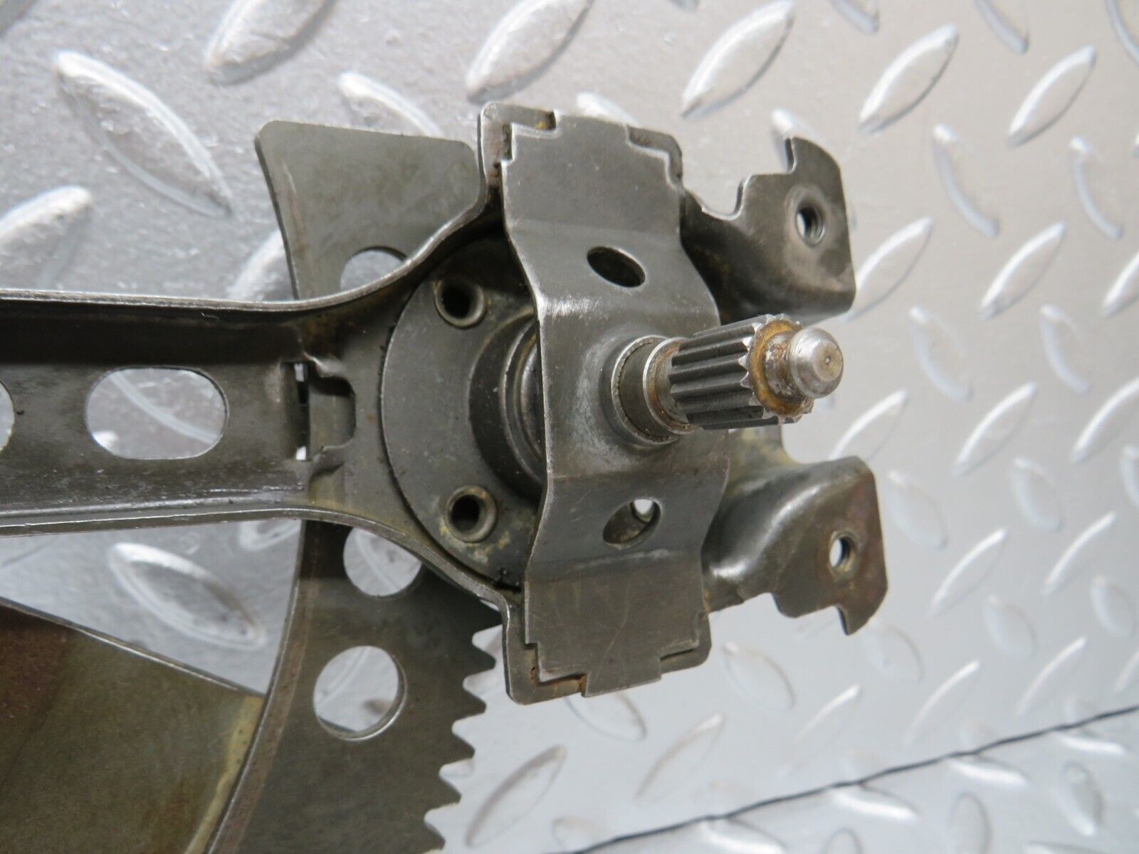 31139 Mercedes-Benz W123 200D Front Right Manual Window Regulator 1237200446