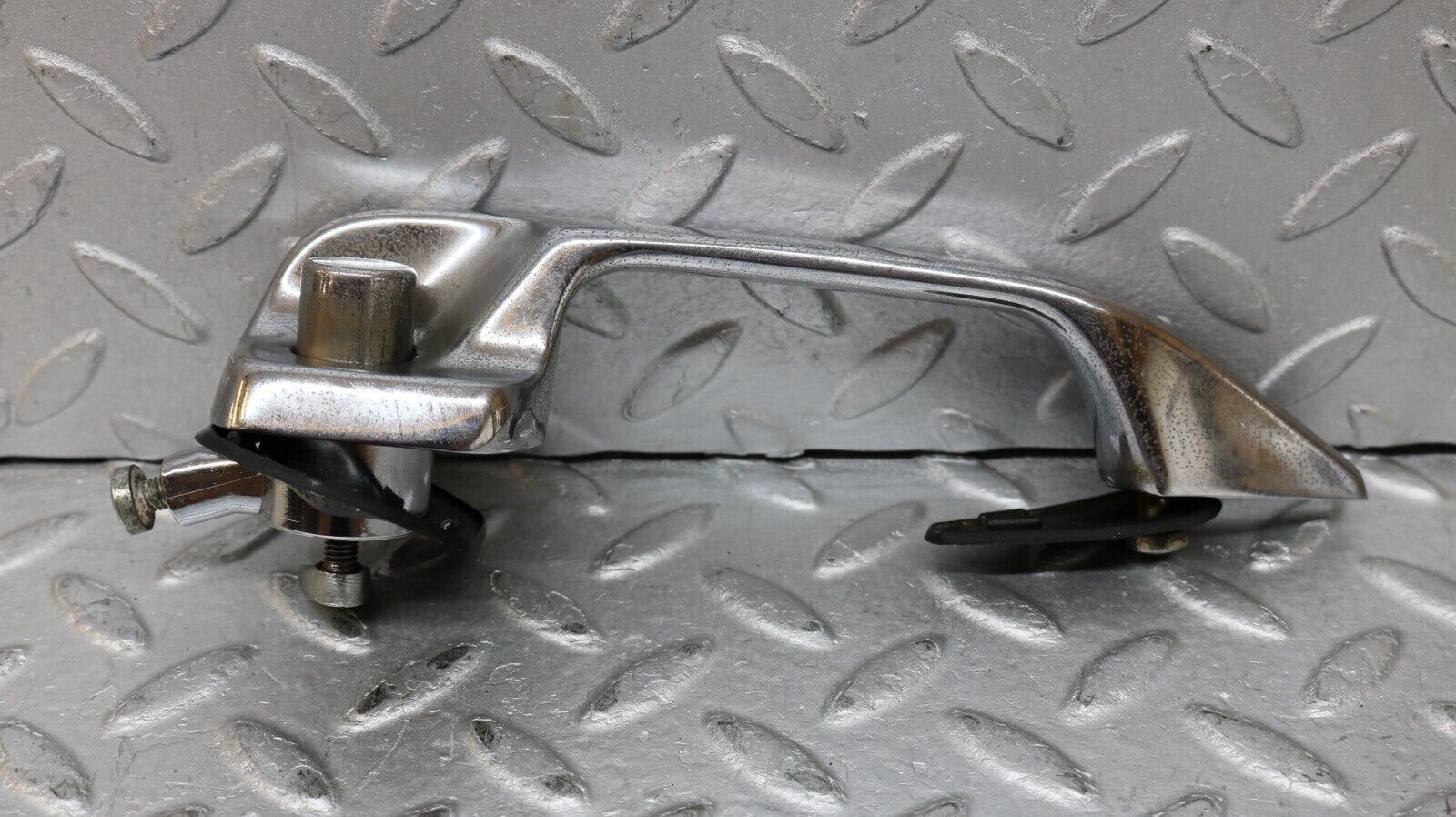 37277 Mercedes-Benz W109 300SEL Rear Right Door Chrome Handle 1087661202