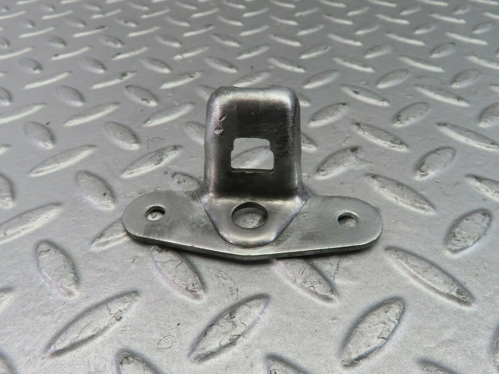 9678 Mercedes-Benz C123 280CE Coupe Trunk Lock Latch 1237580150