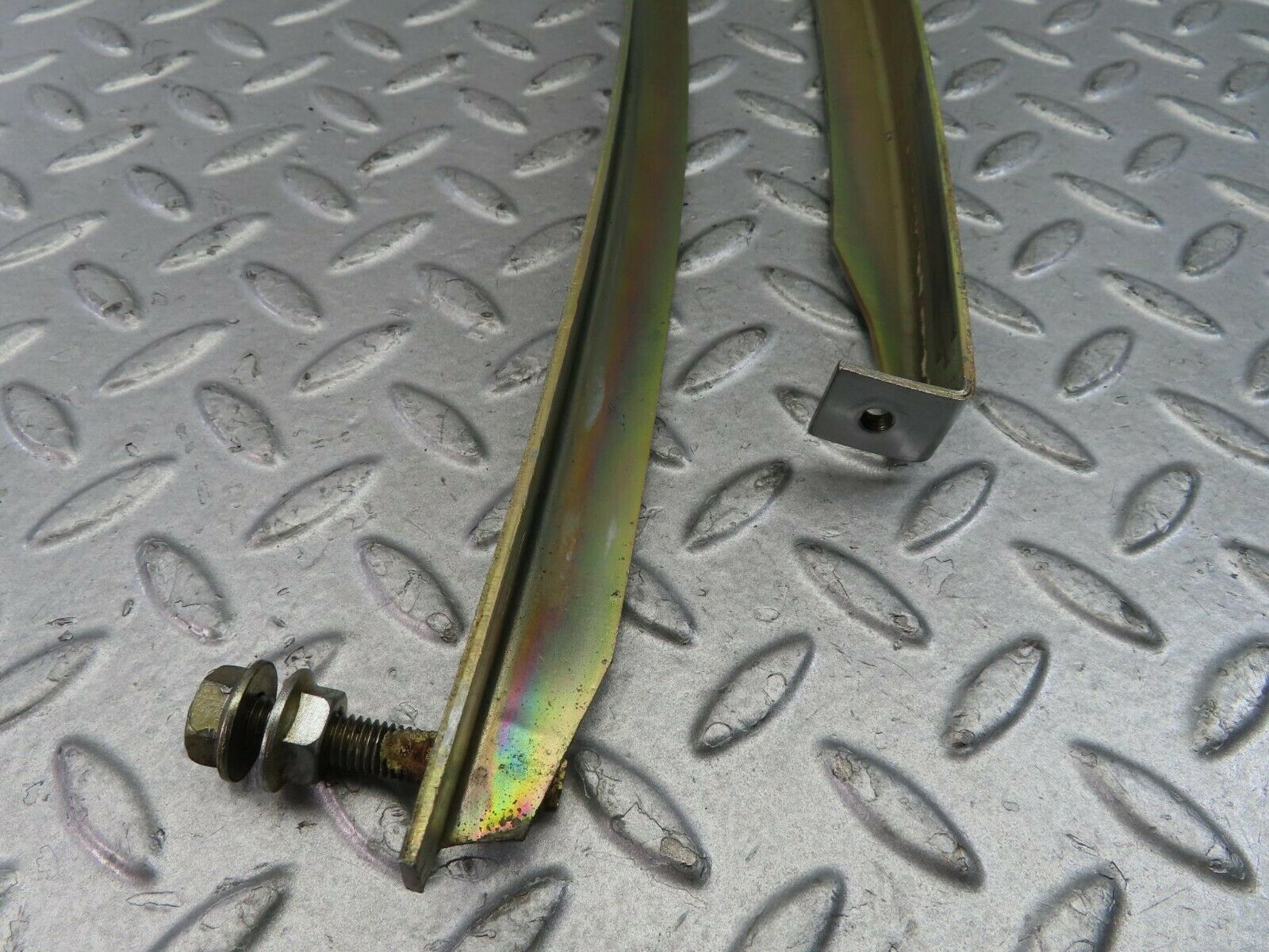 9727 Mercedes-Benz C123 280CE Coupe Front Right Door Window Channel Pair