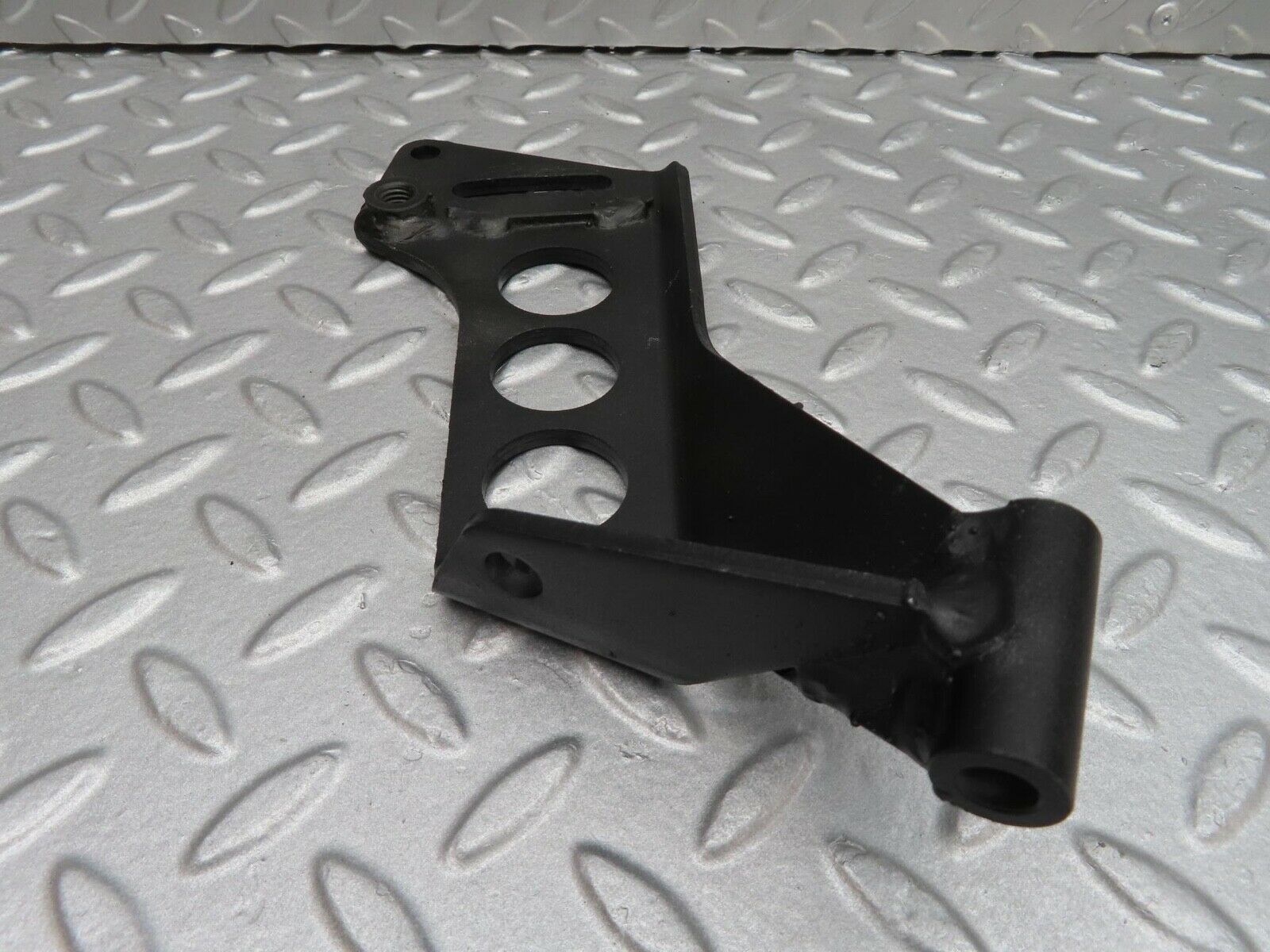 15972 Mercedes-Benz W123 280E Power Steering Pump Bracket