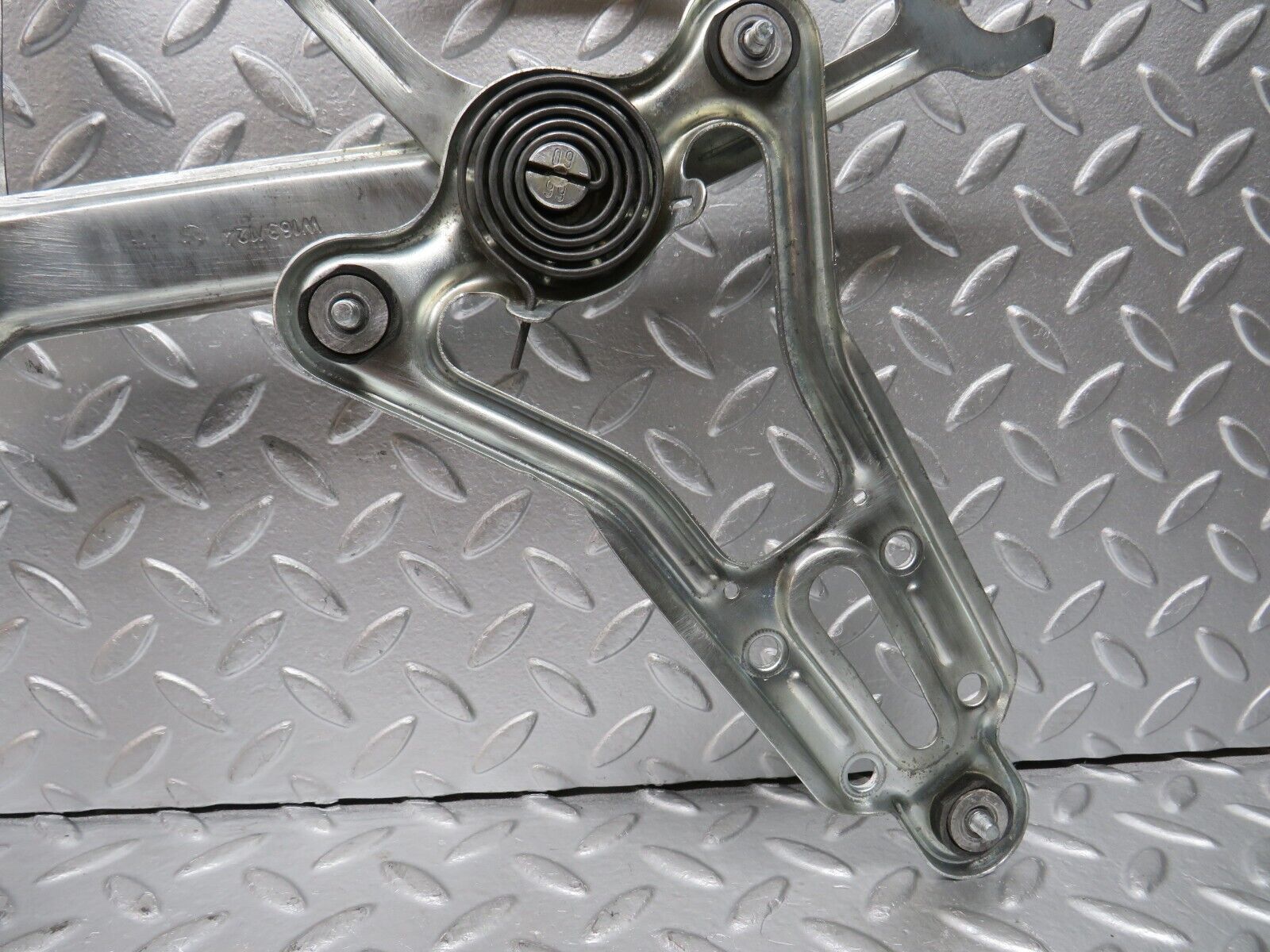 31201 Mercedes-Benz S124 220TE Wagon Front Right Power Window Regulator