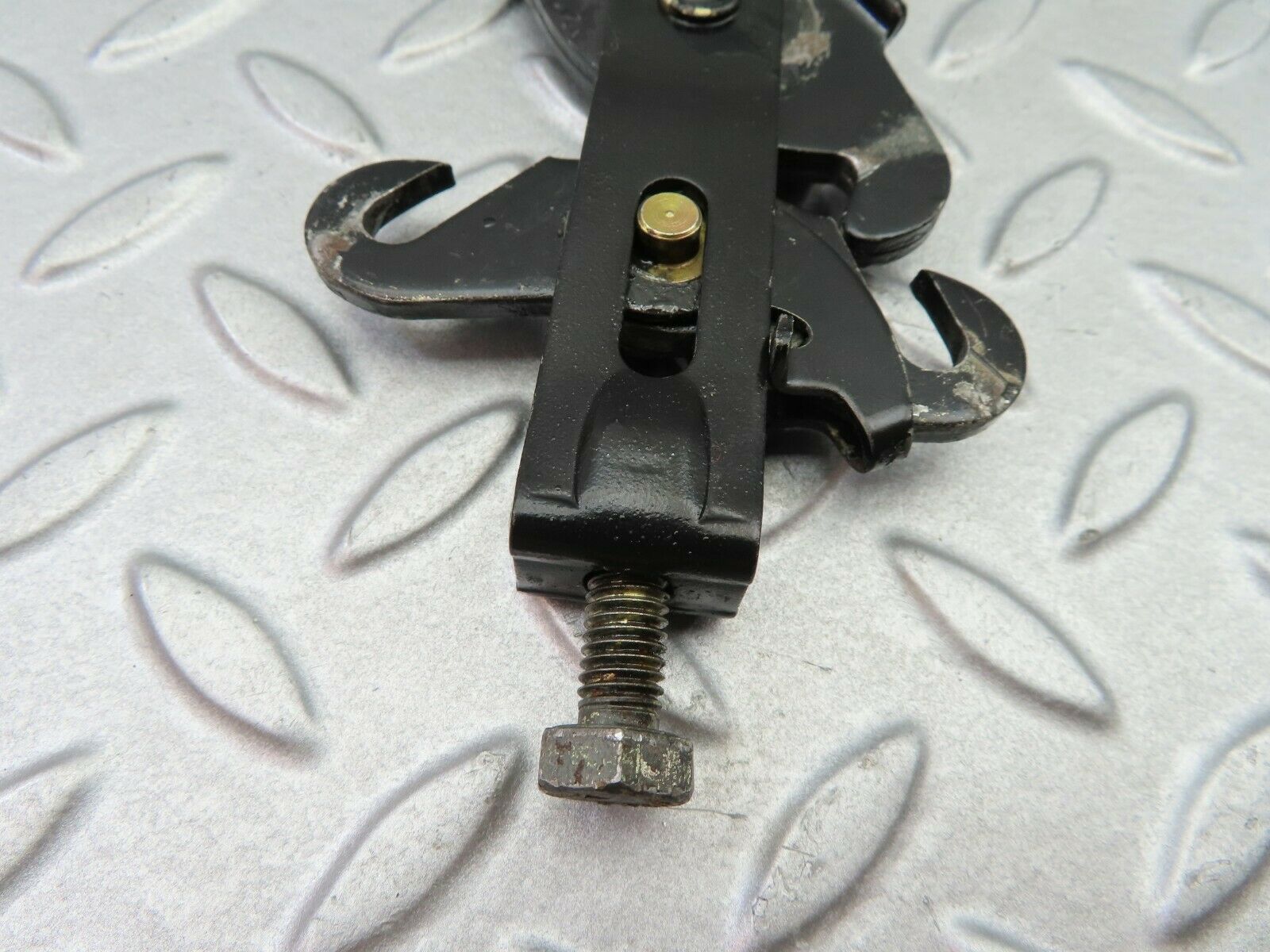 6304 Mercedes-Benz W126 380SE Handbrake Adjusting Handbrake Regulator