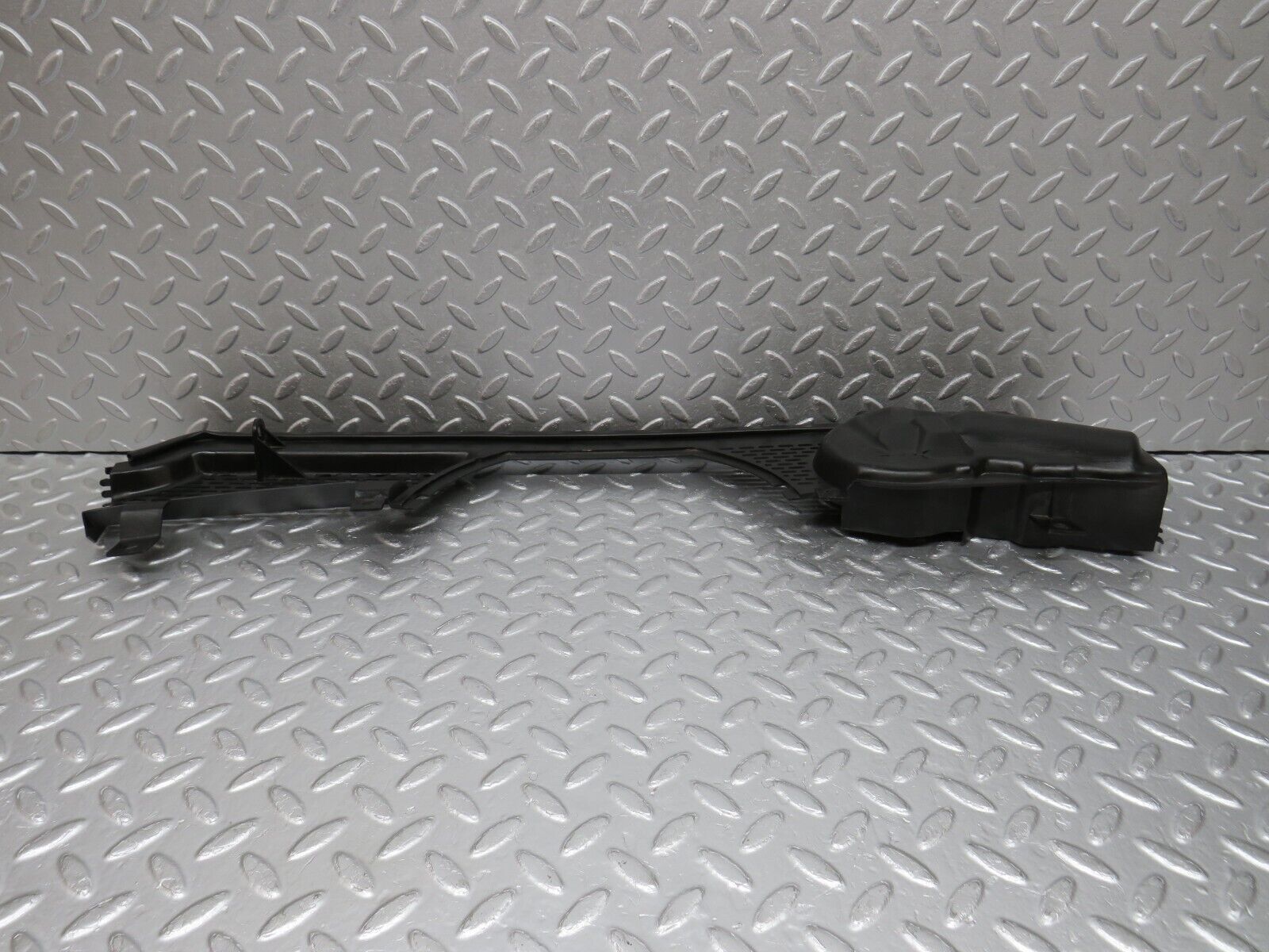 39360 Mercedes-Benz R129 320SL Coupe Windscreen Wiper Motor Cover Panel