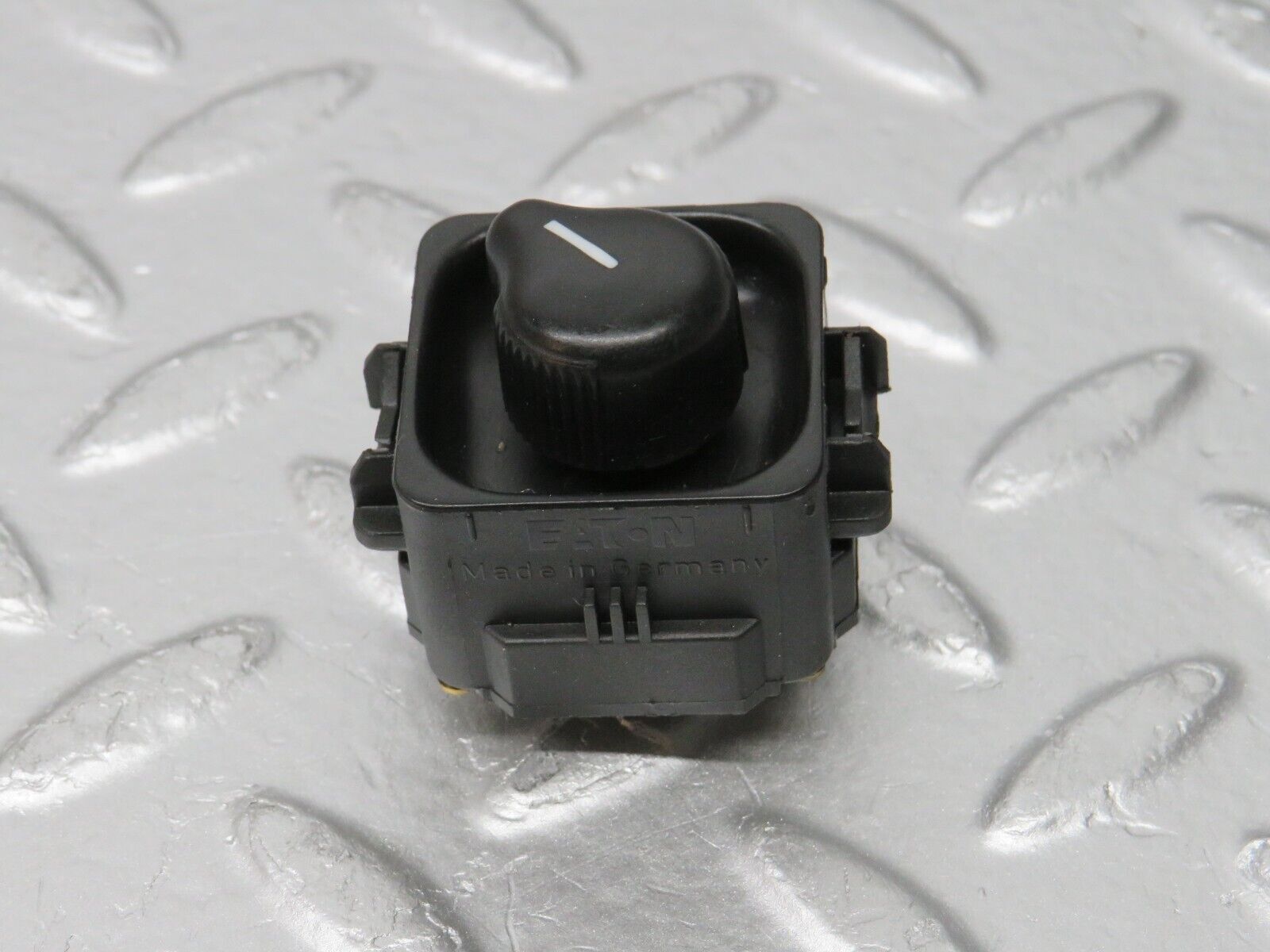 31326 Mercedes-Benz S124 220TE Wagon Electric Mirror Adjust Switch 1298200610