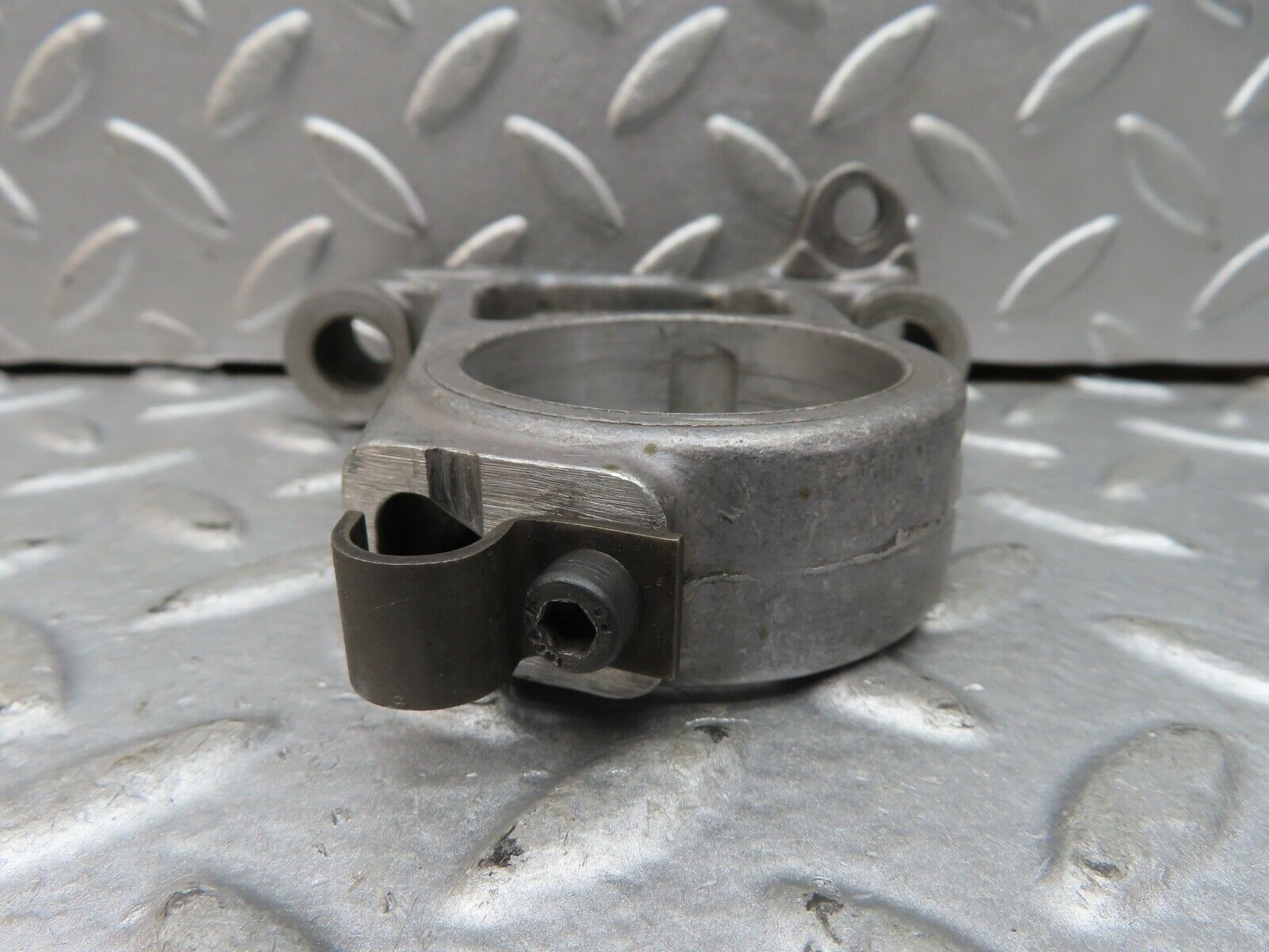 19244 Mercedes-Benz W123 300D Camshaft Tower Bearing 6160510612