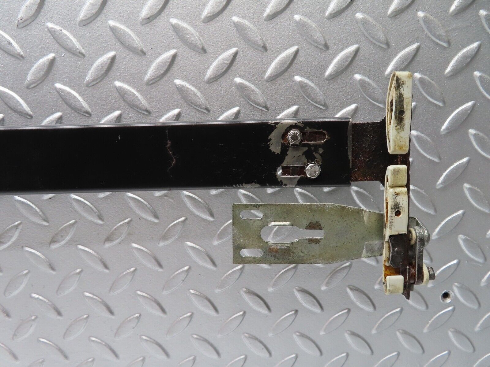 20350 Mercedes-Benz W114 280CE Coupe Power Sunroof Mechanism