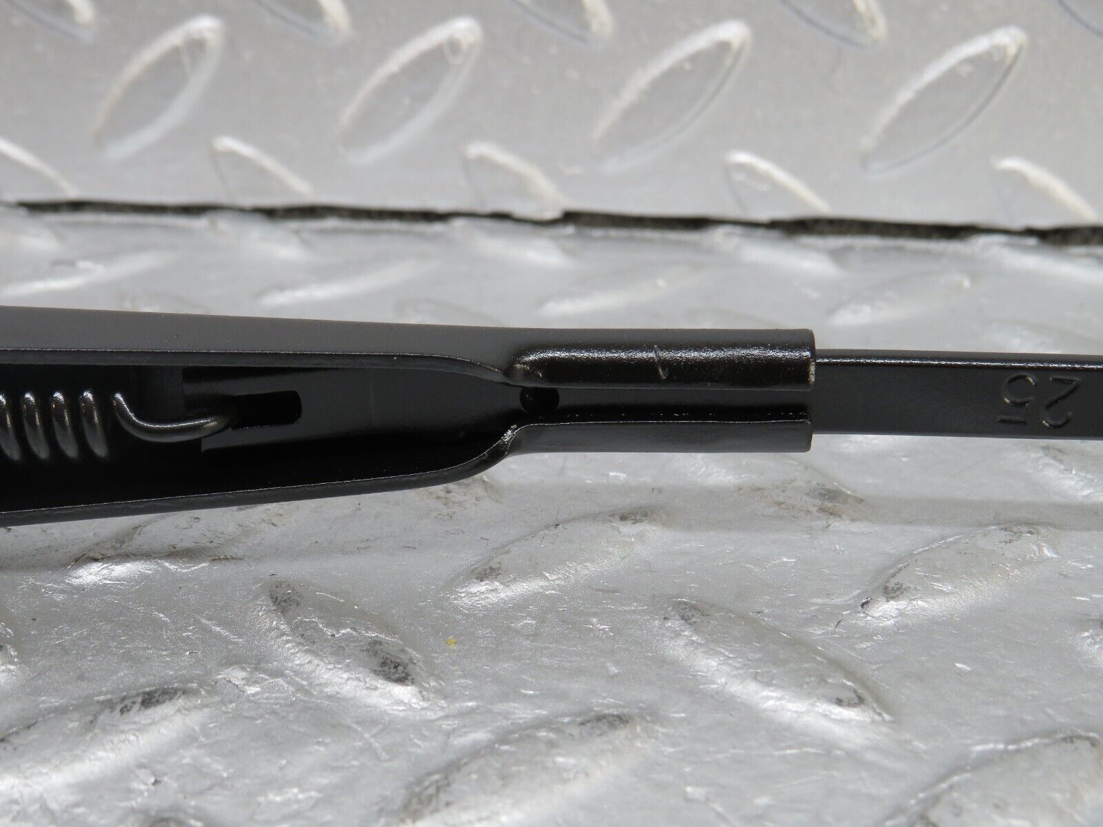 36167 Mercedes-Benz W126 420SE Windscreen Wiper Arm Left Side