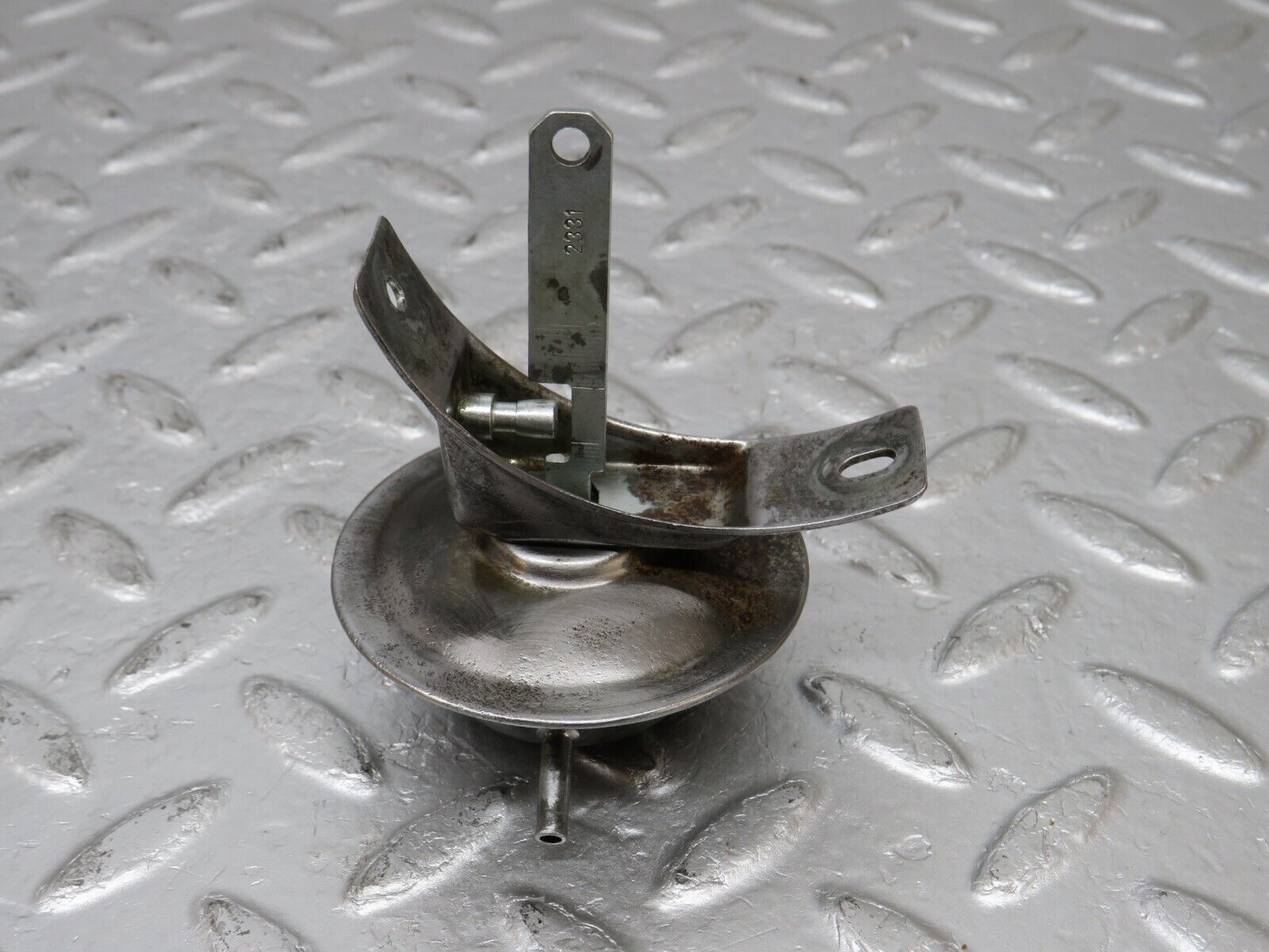 34498 Mercedes-Benz C126 380SEC Ignition Distributor Vacuum Control Valve