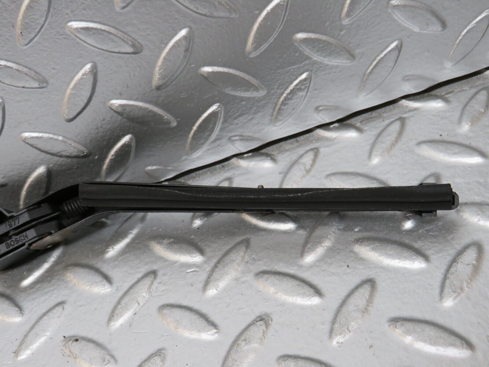 25008 Mercedes-Benz W140 S320 Headlight Wiper Arm Left Bosch