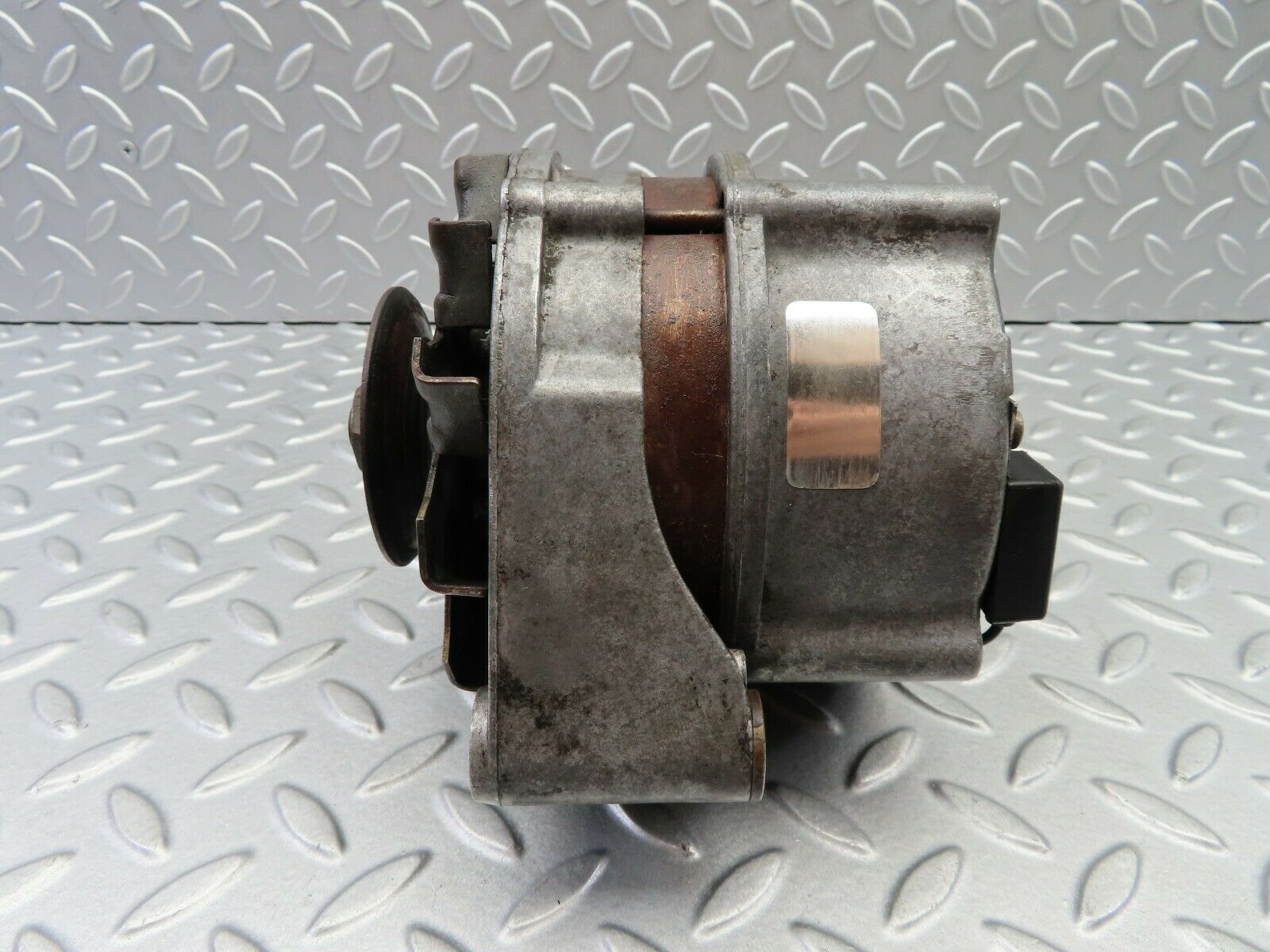 5978 Mercedes-Benz W123 200 Alternator