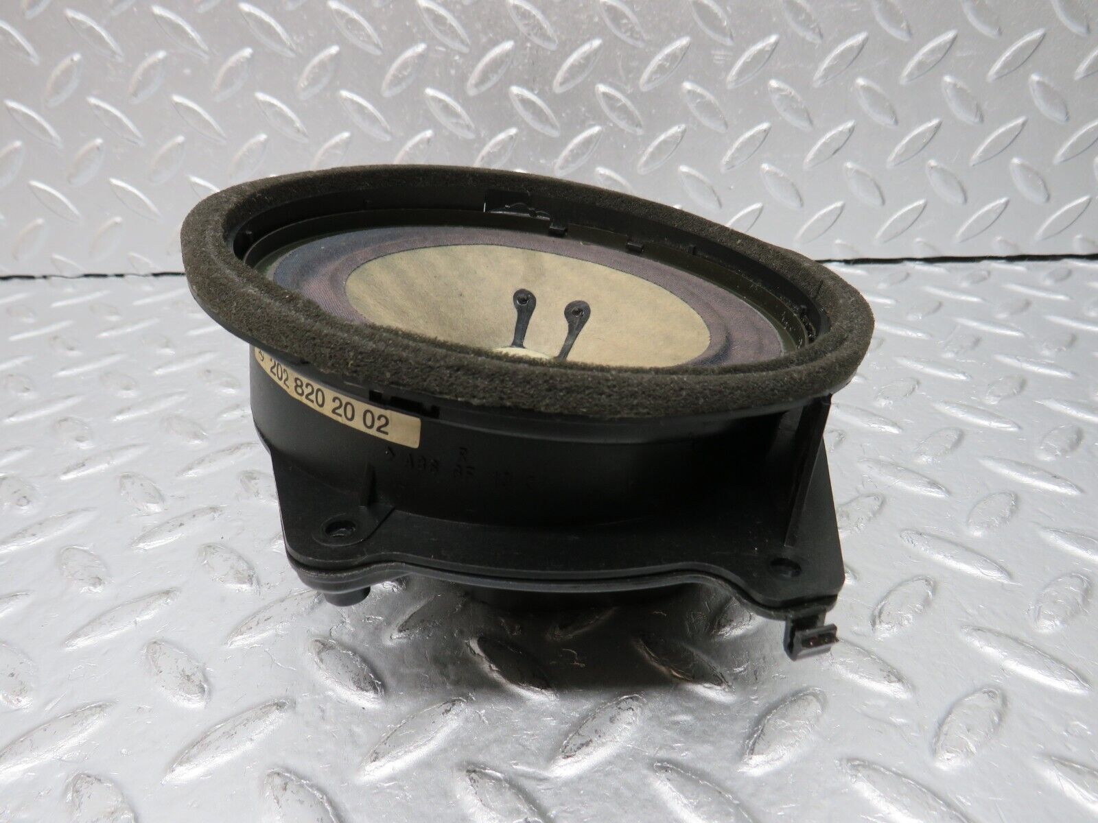 33295 Mercedes-Benz W202 C180 Front Door Loudspeaker Right 2028202002