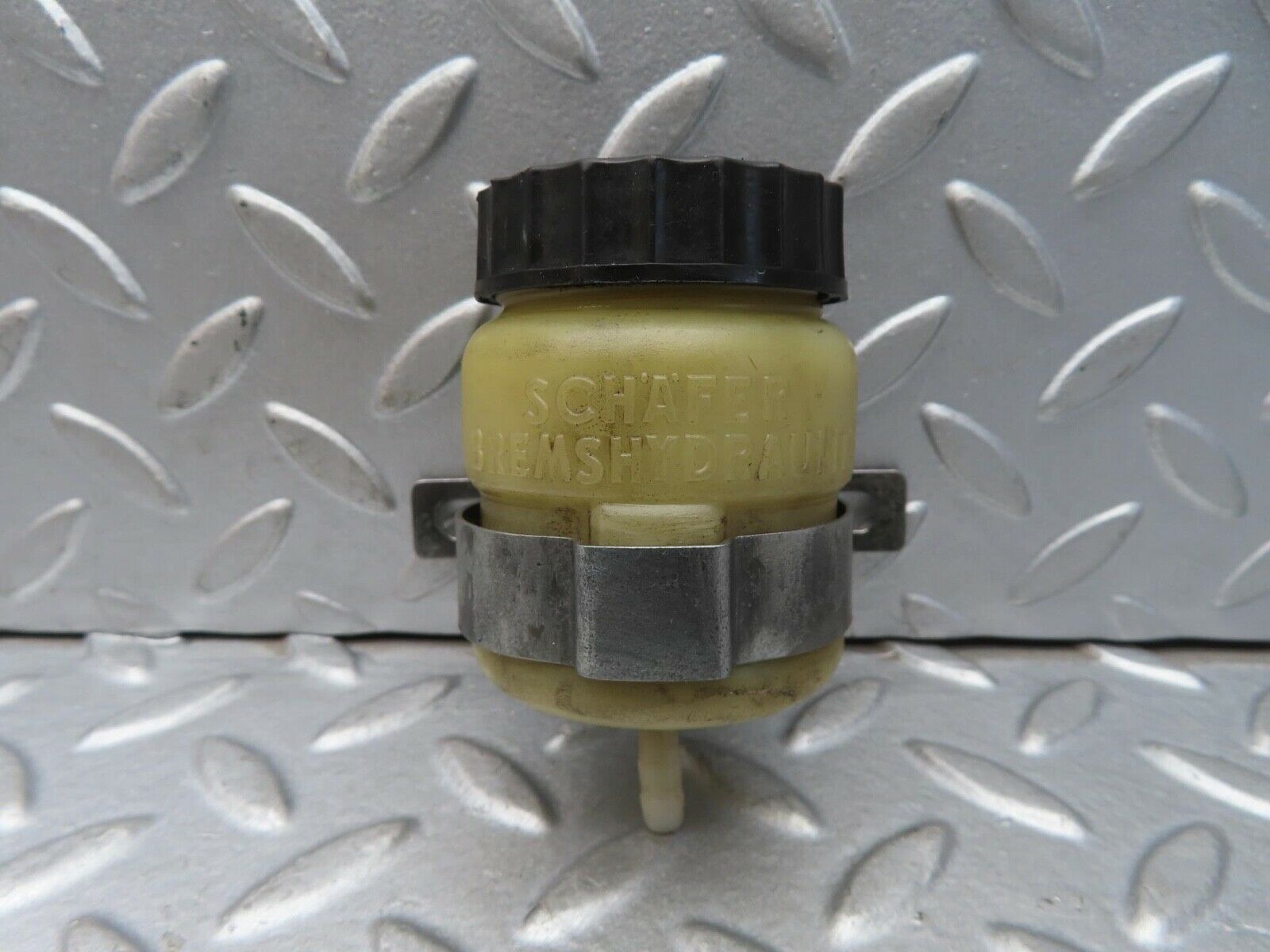 13185 Mercedes-Benz W111 220S Brake Fluid Reservoir Tank