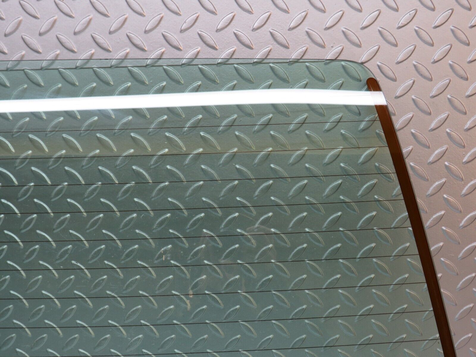 31424 Mercedes-Benz S124 220TE Wagon Tailgate Heated Windscreen