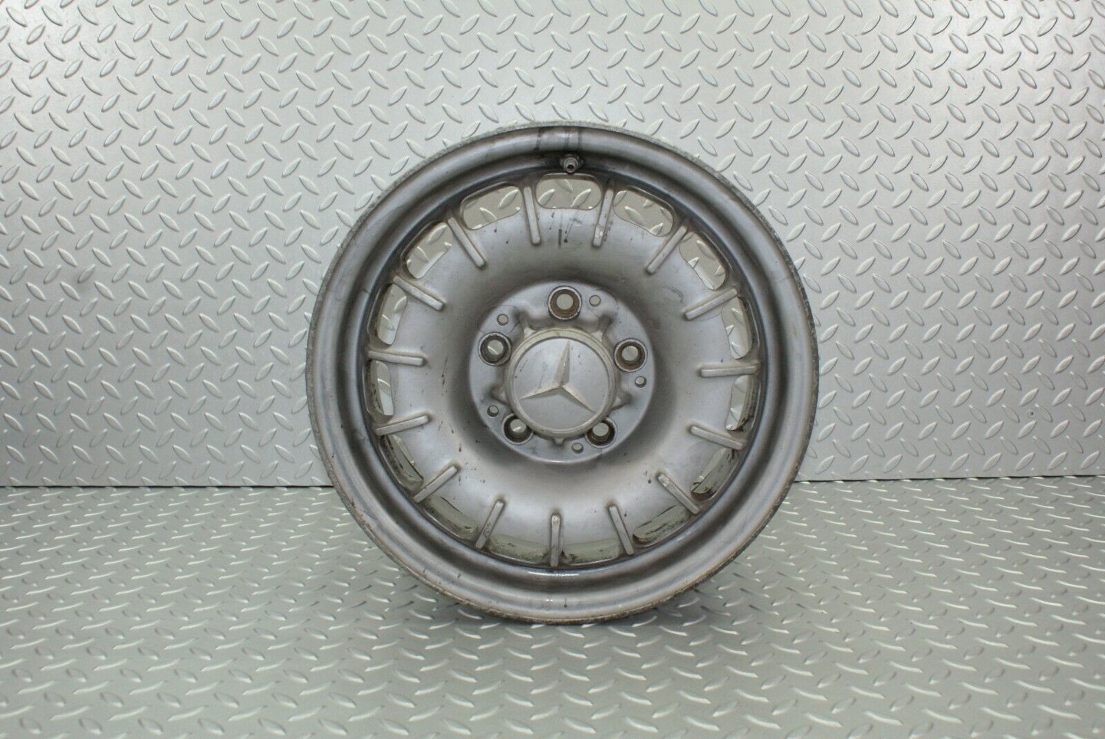 2457 Mercedes-Benz W123 Alloy Wheel Mexican Hat 5.5Jx14H2 ET30 1234001702