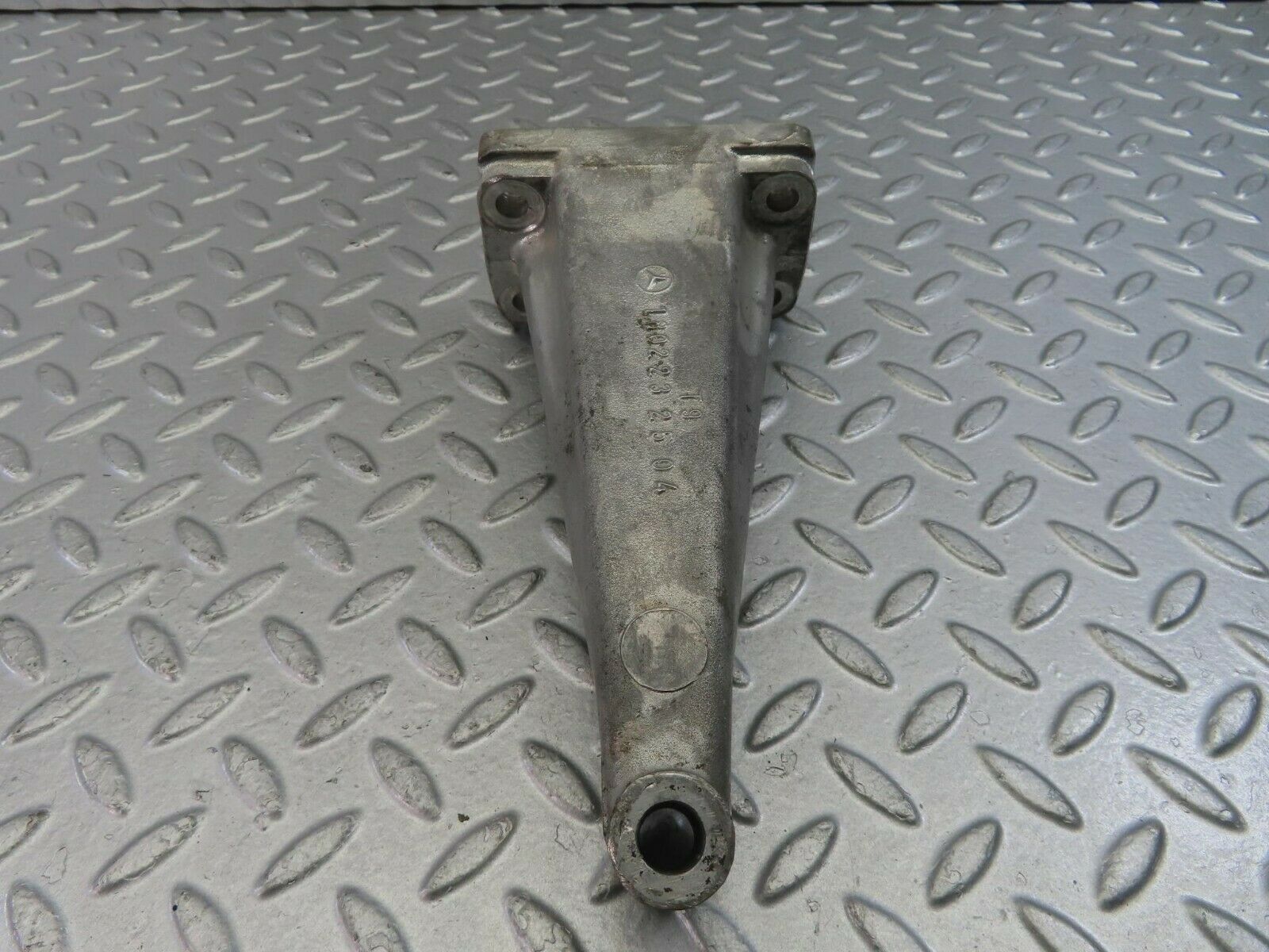 10168 Mercedes-Benz W111 280SE Engine Mount Bracket Right Side 1802232504