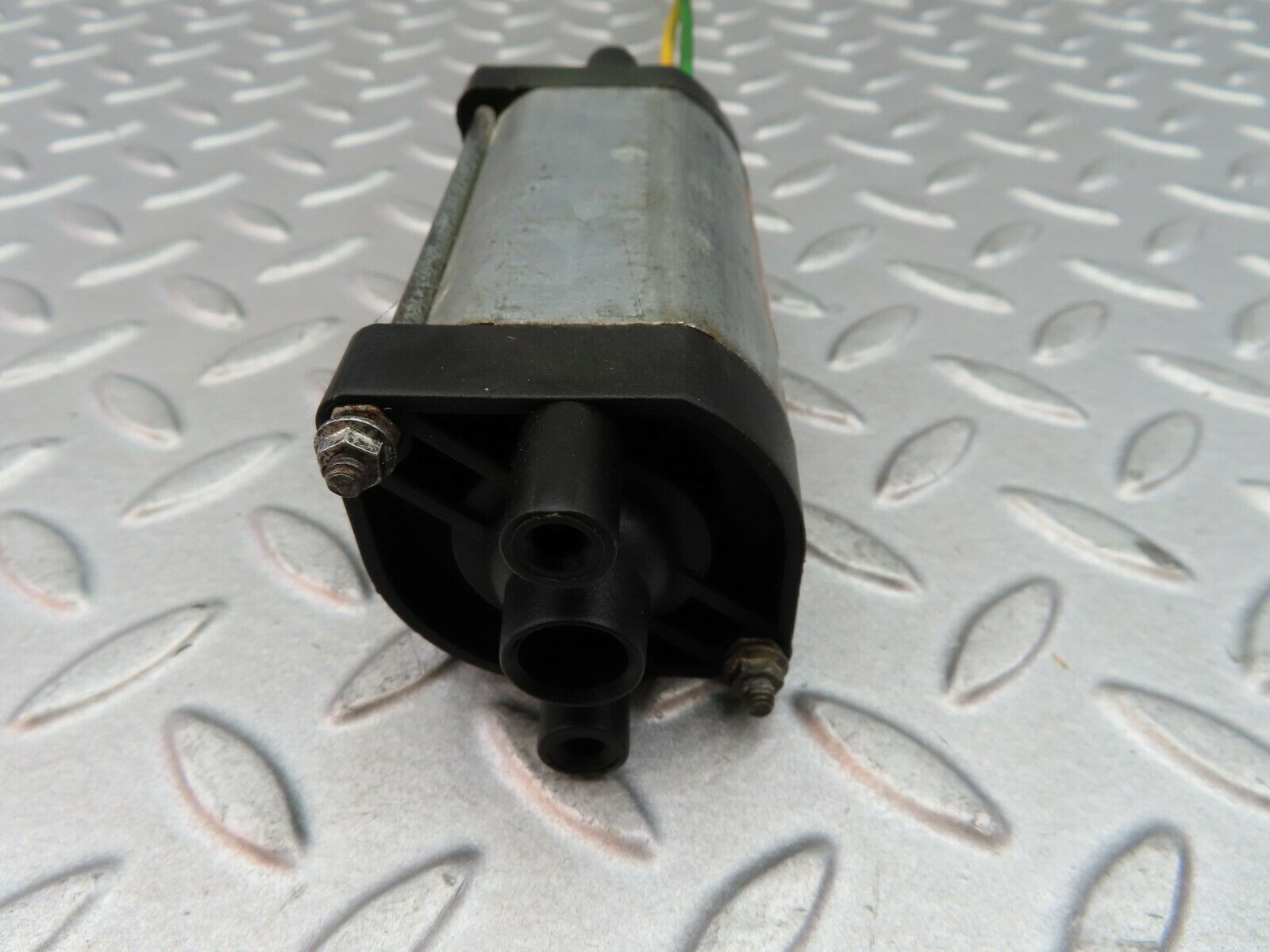 6228 Mercedes-Benz W126 380SE Seat Adjustment Motor Bosch 0130008006