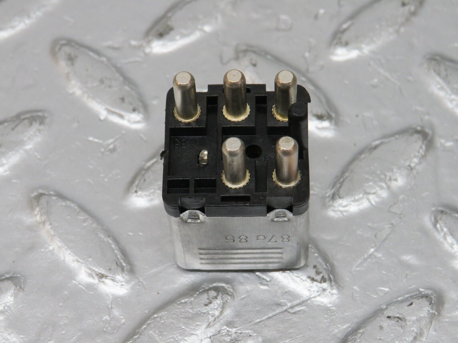 33597 Mercedes-Benz W201 190E 2.0L Multi Purpose Relay 0015420219