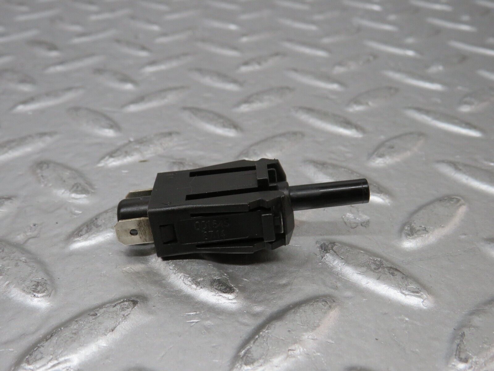 26721 Mercedes-Benz C124 220CE Coupe Door Contact Switch 0015458714