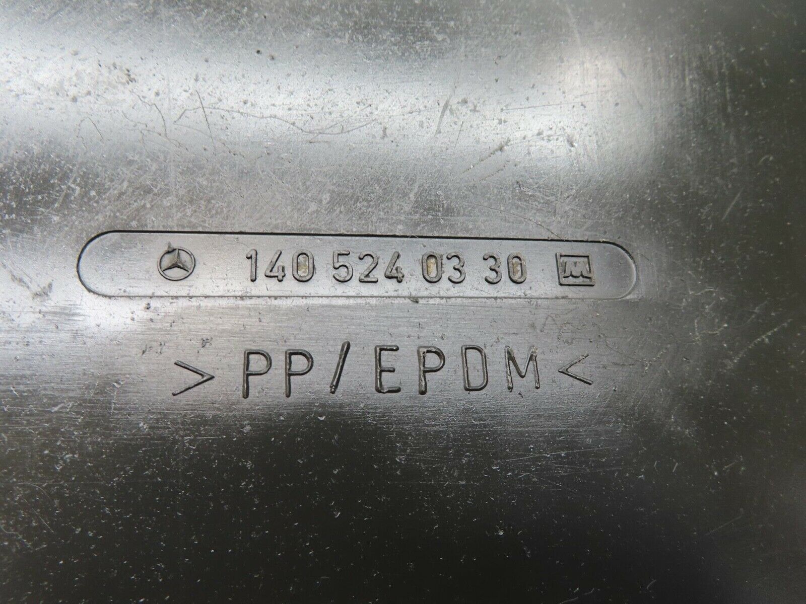 14982 Mercedes-Benz W140 S320 Engine Bay Undertray Cover Right 1405240330