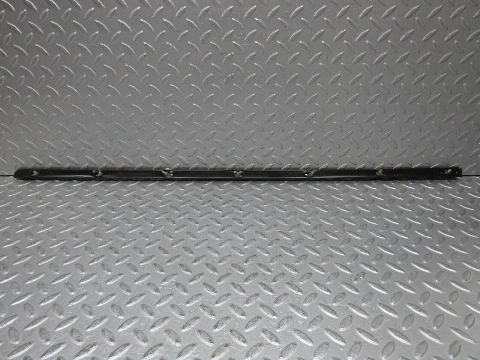 37435 Mercedes-Benz W109 300SEL Front Left Door Centre Moulding Trim