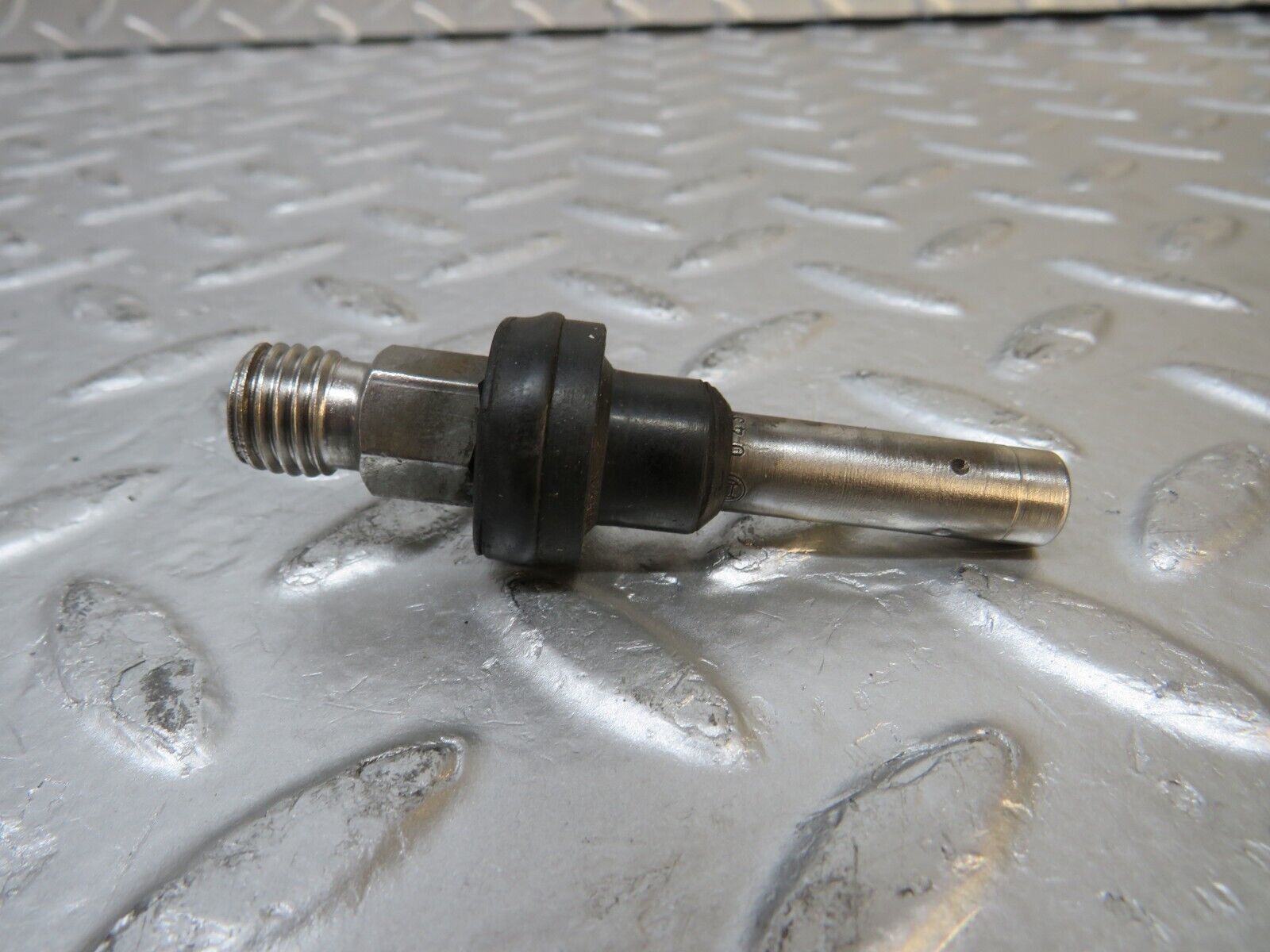 29927 Mercedes-Benz W123 230E Fuel Injector Bosch 0437502010