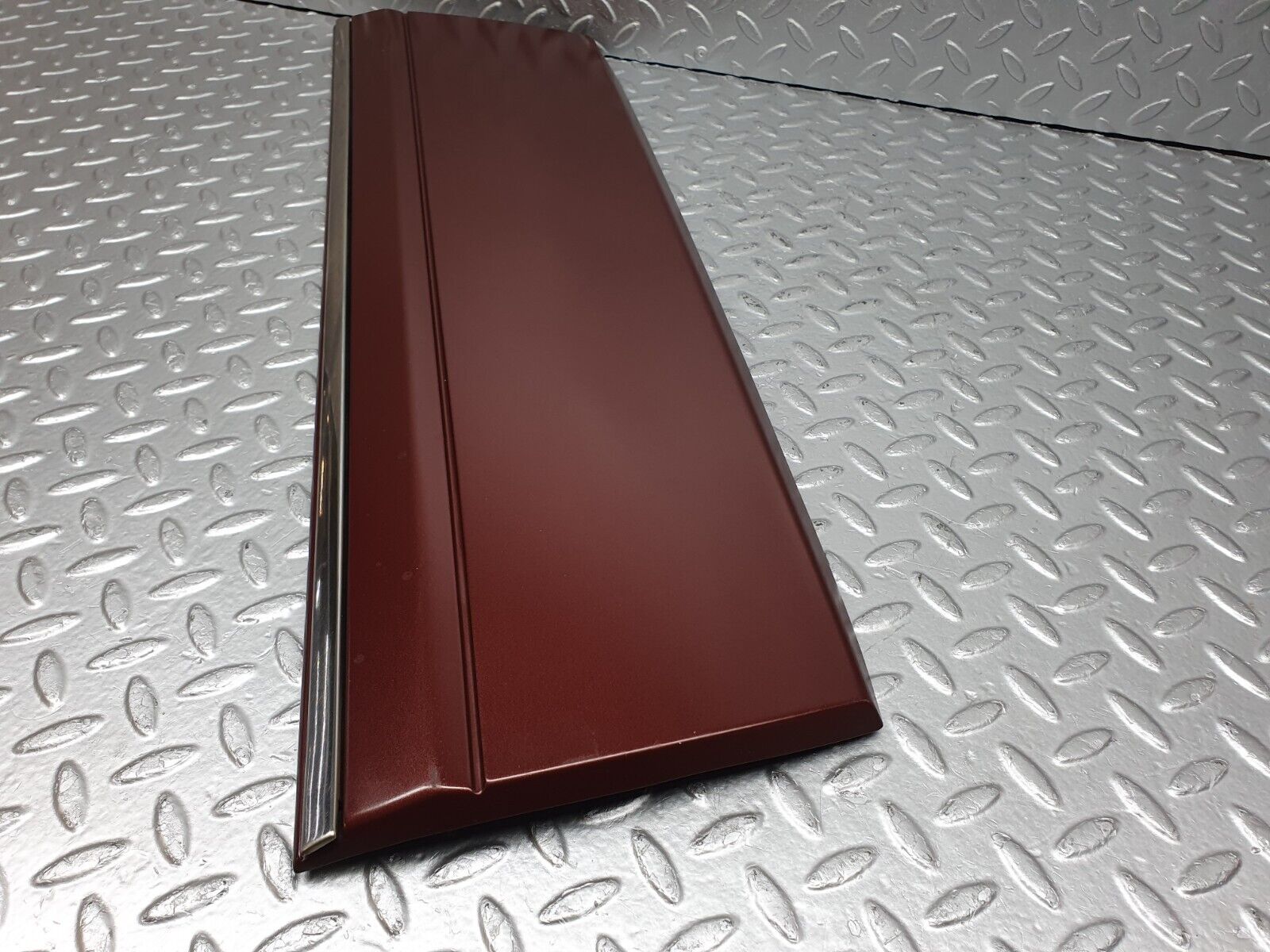 40941 Mercedes-Benz W126 300SE Rear Left Door Moulding Trim 1266903940