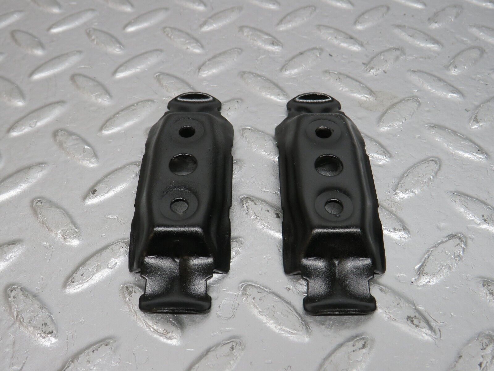 39649 Mercedes-Benz R129 320SL Coupe Fuel Pump Fuel Filter Holder Bracket