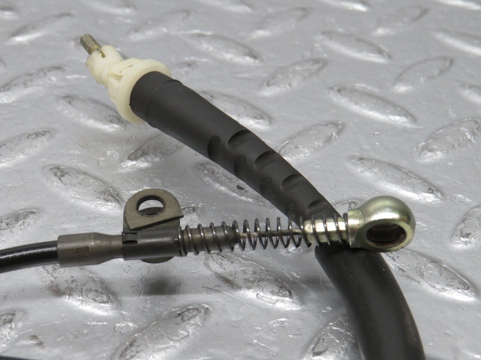 38935 Mercedes-Benz W201 190E 2.6L Gearbox Cable 2012600151