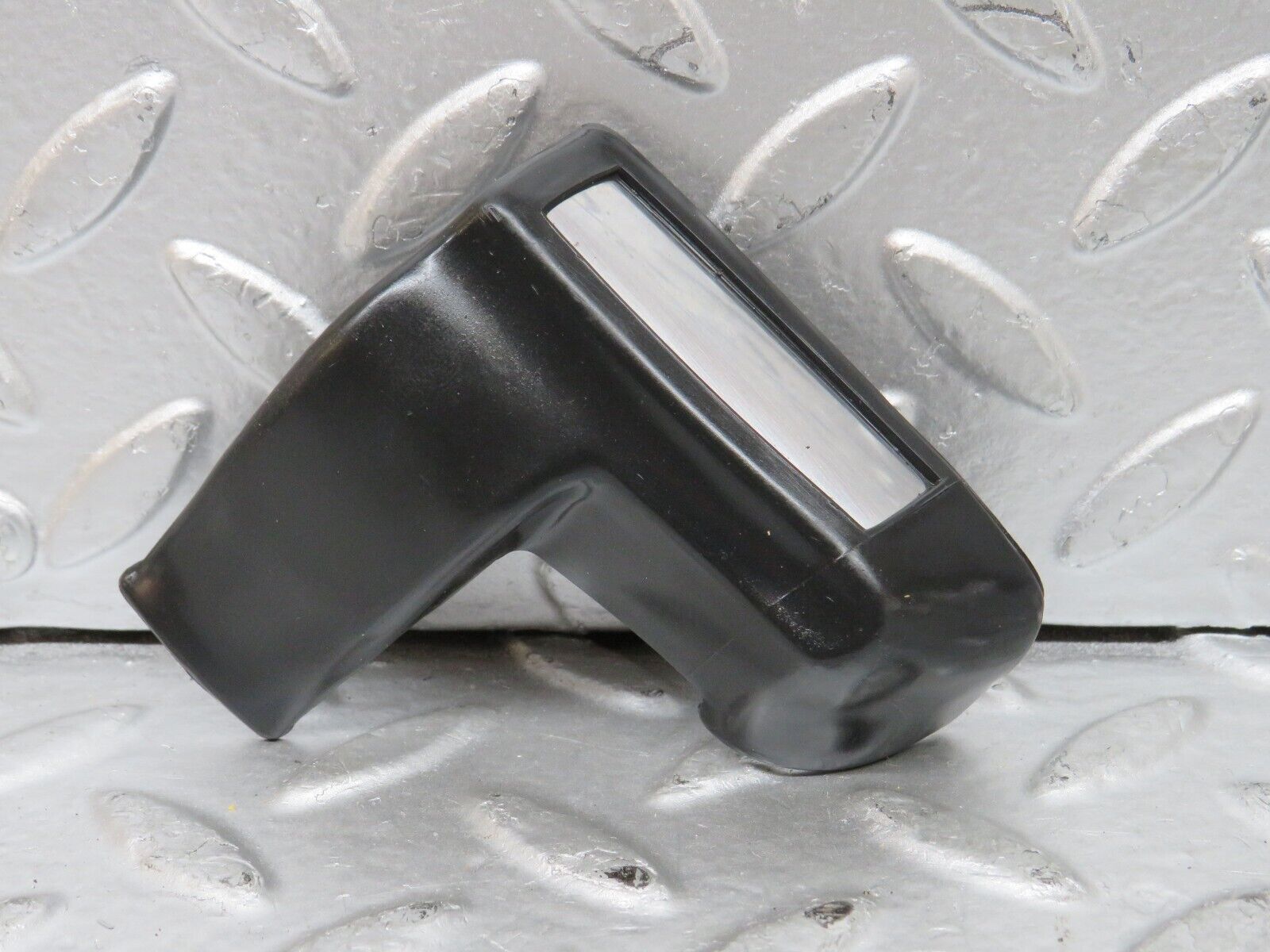 27253 Mercedes-Benz W123 280E Rear Left Fender Wing Lower Moulding Trim