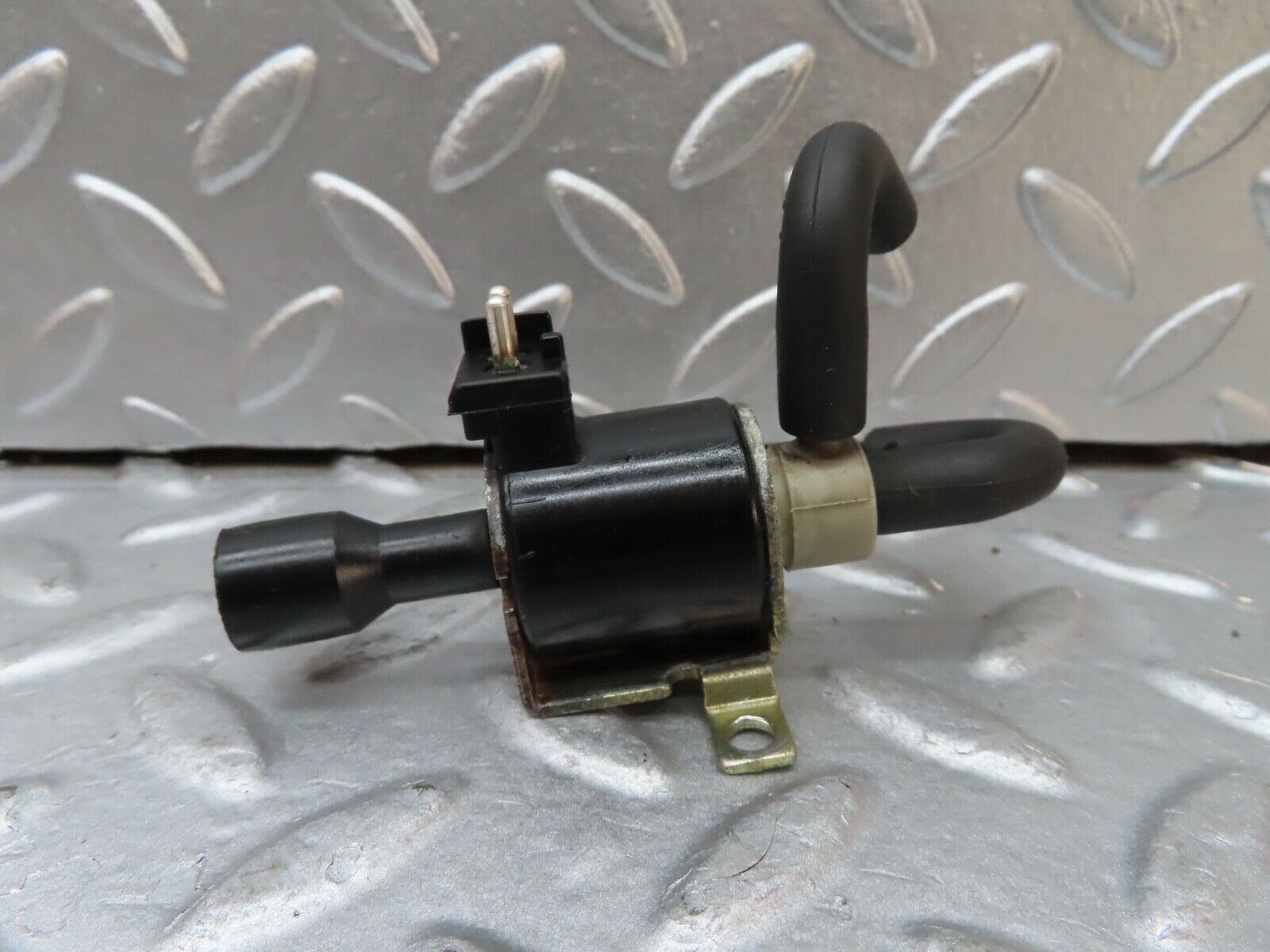 19921 Mercedes-Benz R129 300SL Coupe Vacuum Valve Solenoid 1170780981