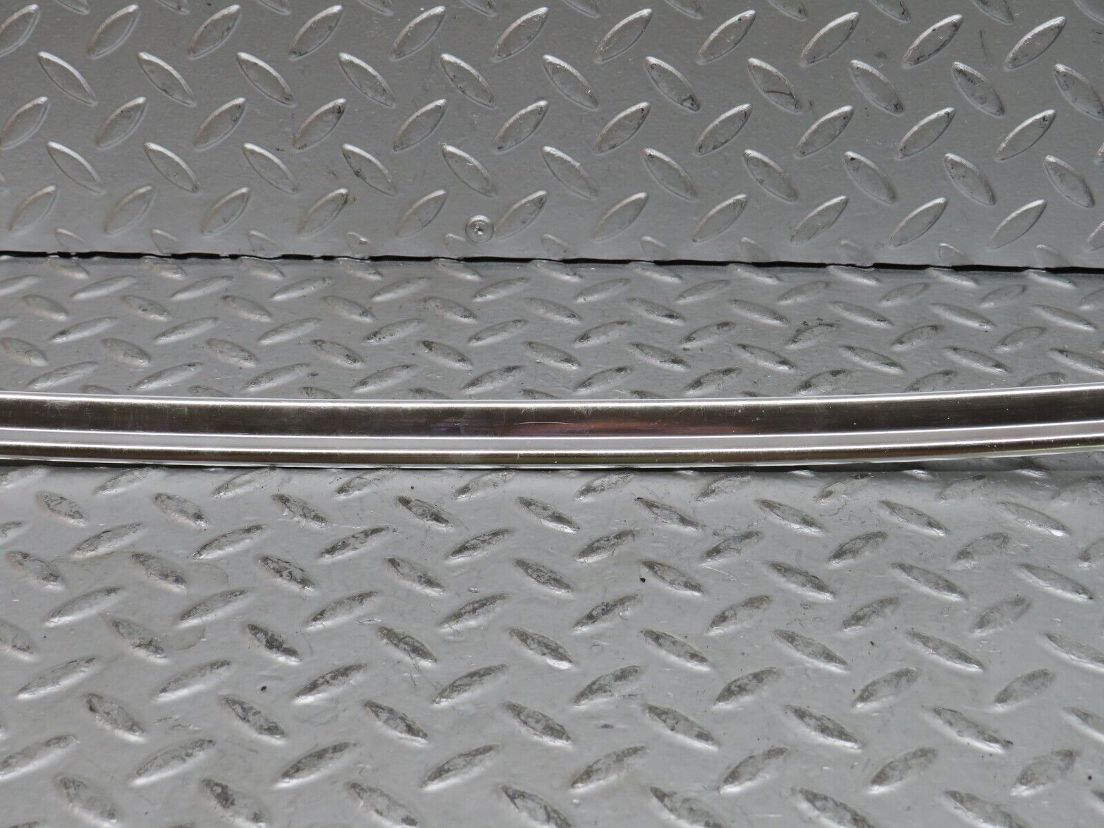 28182 Mercedes-Benz W123 280E Rear Windscreen Chrome Frame