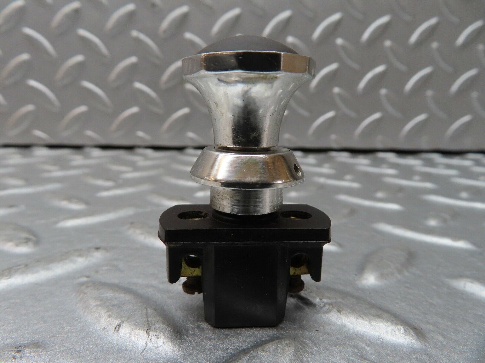 18981 Mercedes-Benz W121 190b Ponton Bakelite Switch 2612