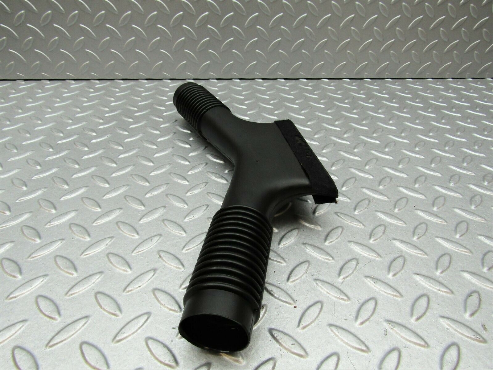 3372 Mercedes-Benz W108 280SE Heater Air Duct Vent Centre