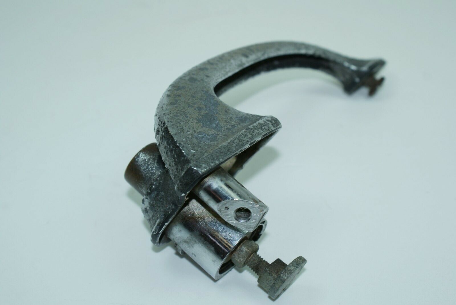 2069 Mercedes-Benz W105 219 PONTON Rear Left Door Handle