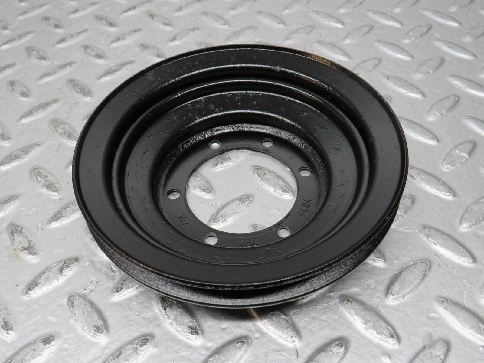 32020 Mercedes-Benz W123 230E Crankshaft Pulley 1020320404