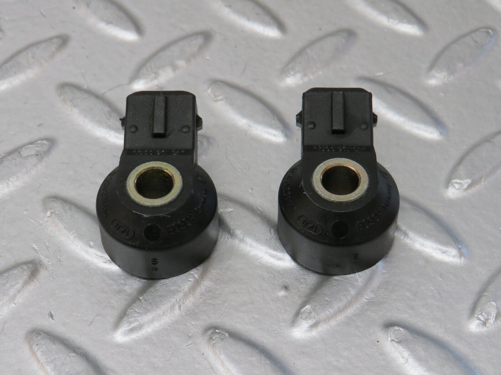 34963 Mercedes-Benz W210 320E Knock Sensor 2x 0031538628