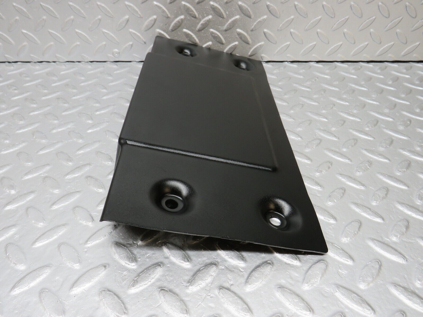 38012 Mercedes-Benz A124 320E Cabriolet Soft Top Hydraulic Pump Support Bracket