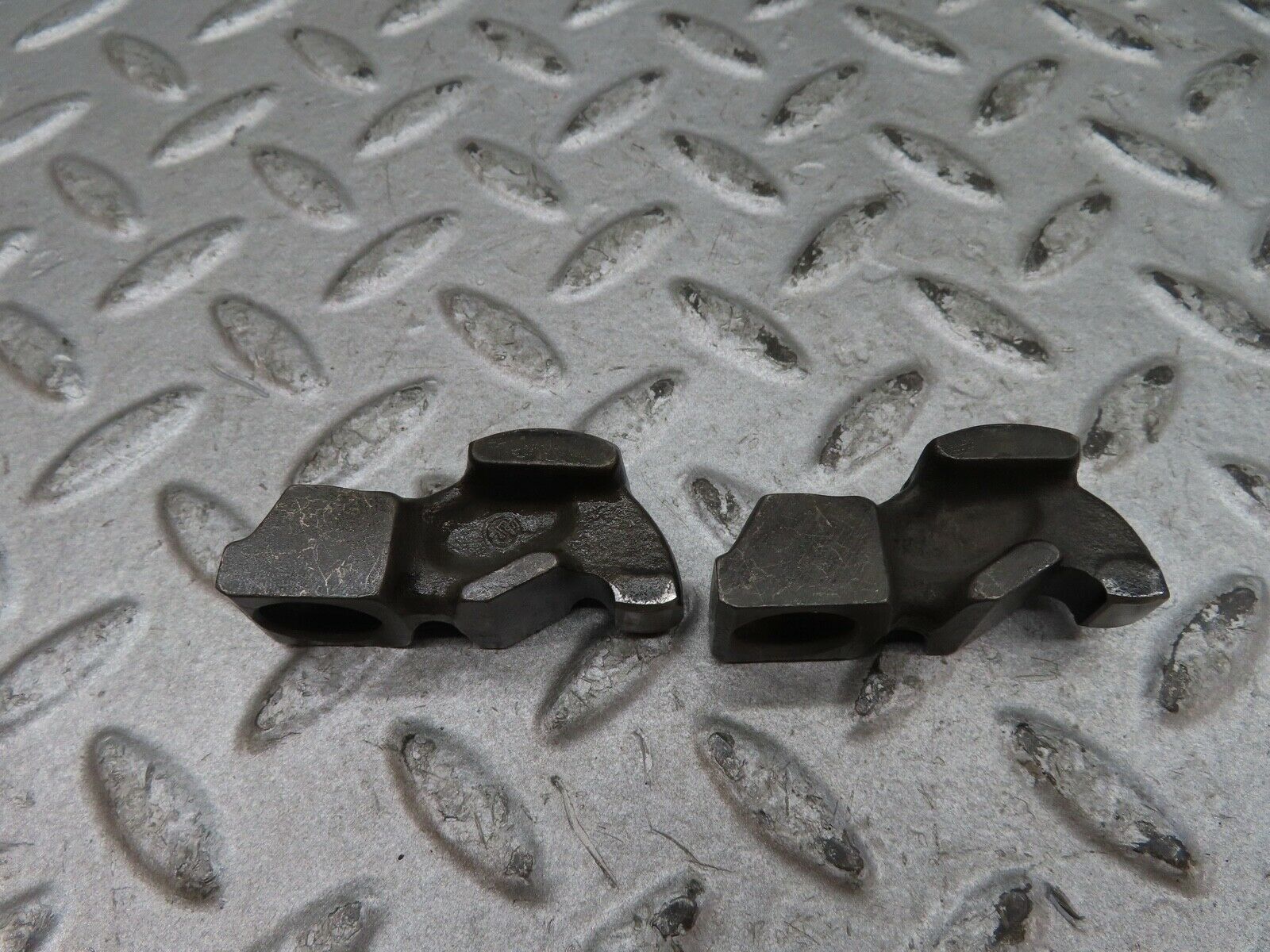 17867 Mercedes-Benz W116 450SEL Valve Rocker Arm