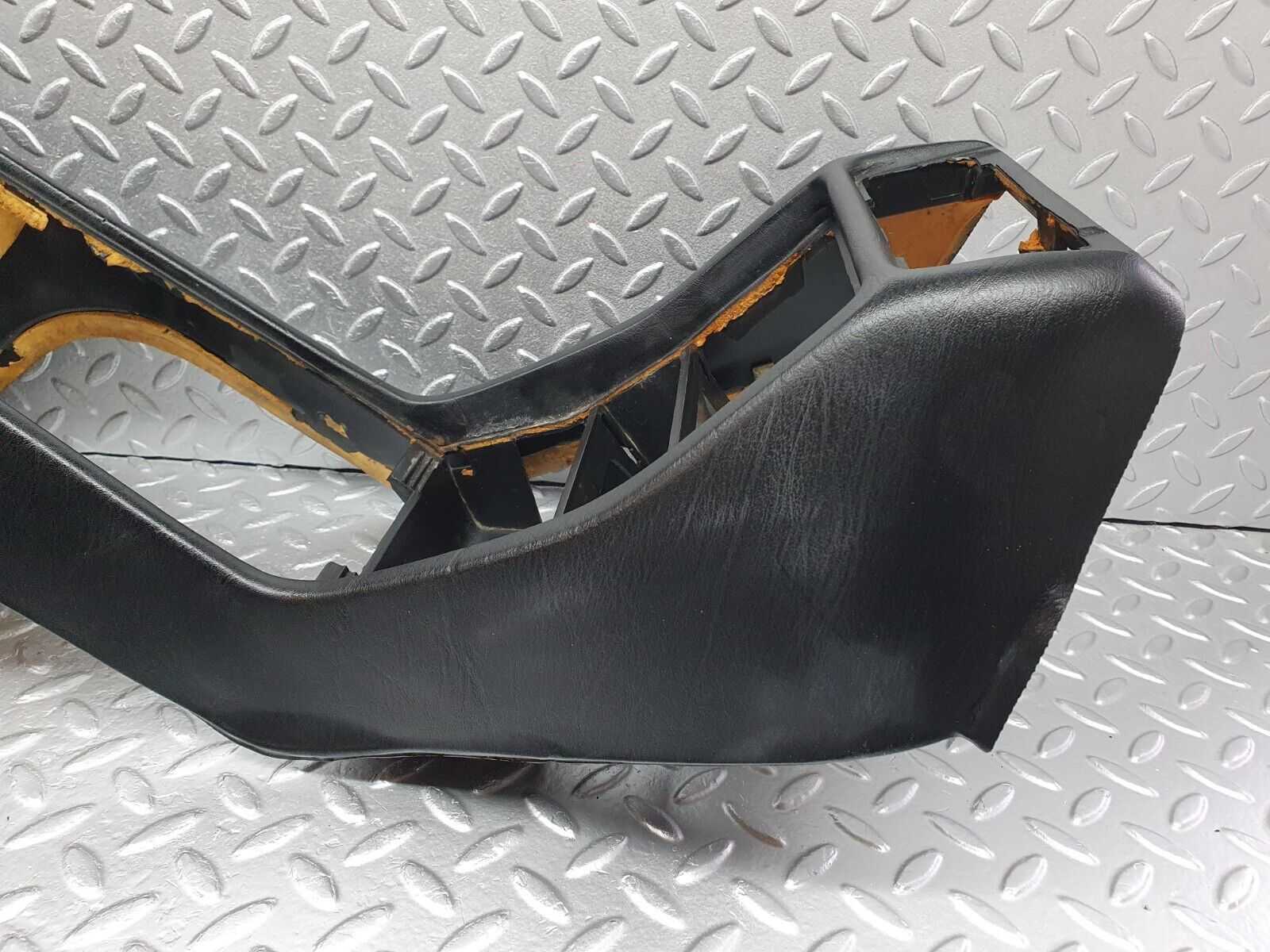 40812 Mercedes-Benz W123 300D Centre Console Black