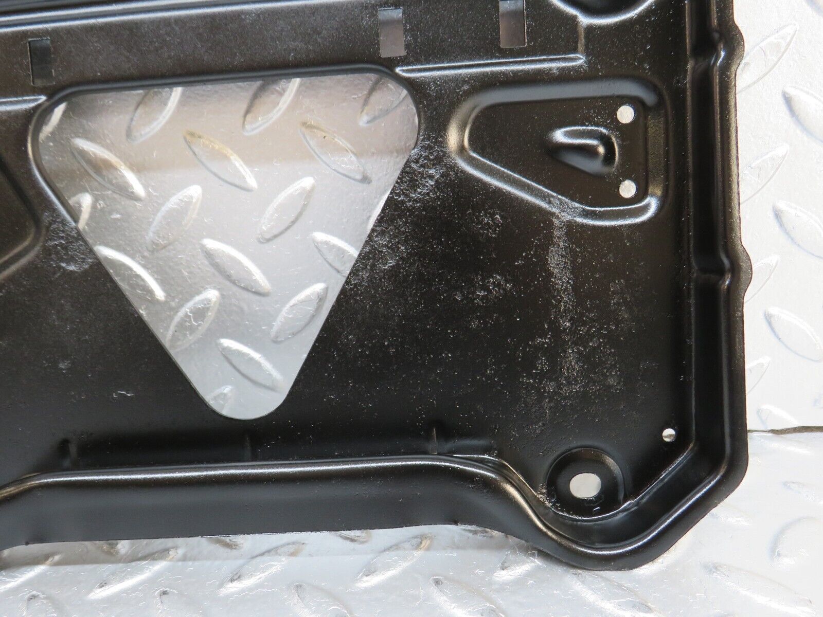 32517 Mercedes-Benz S124 300TE Wagon Battery Tray